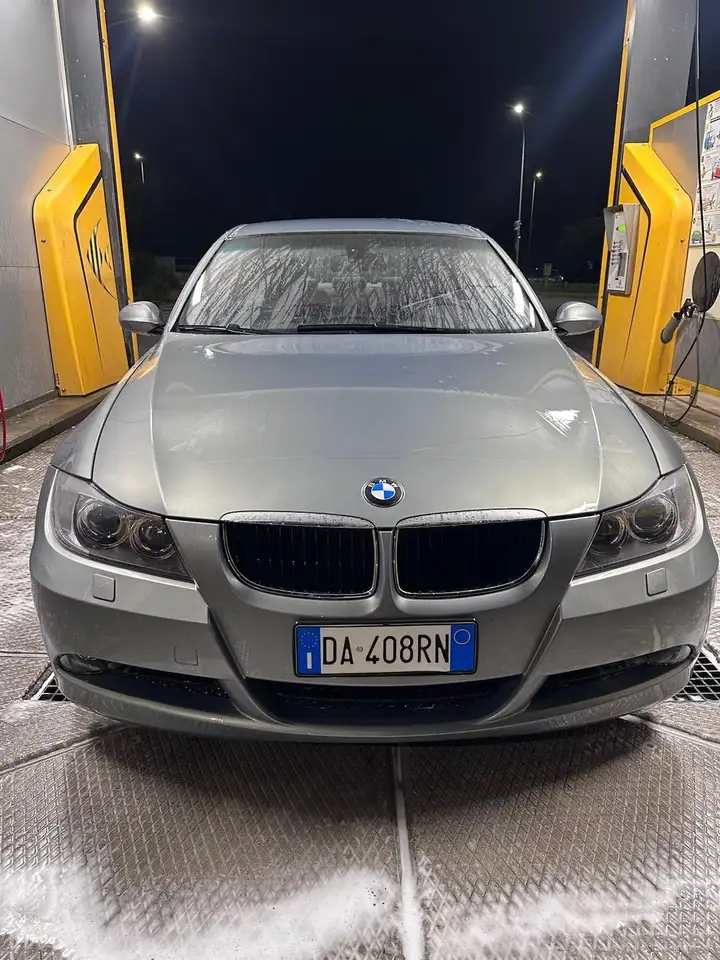 BMW 318is c/clima auto, foto 1