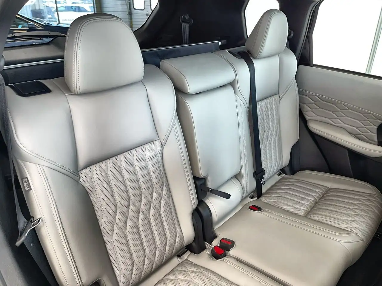 Mitsubishi Outlander снимка Mitsubishi Outlander