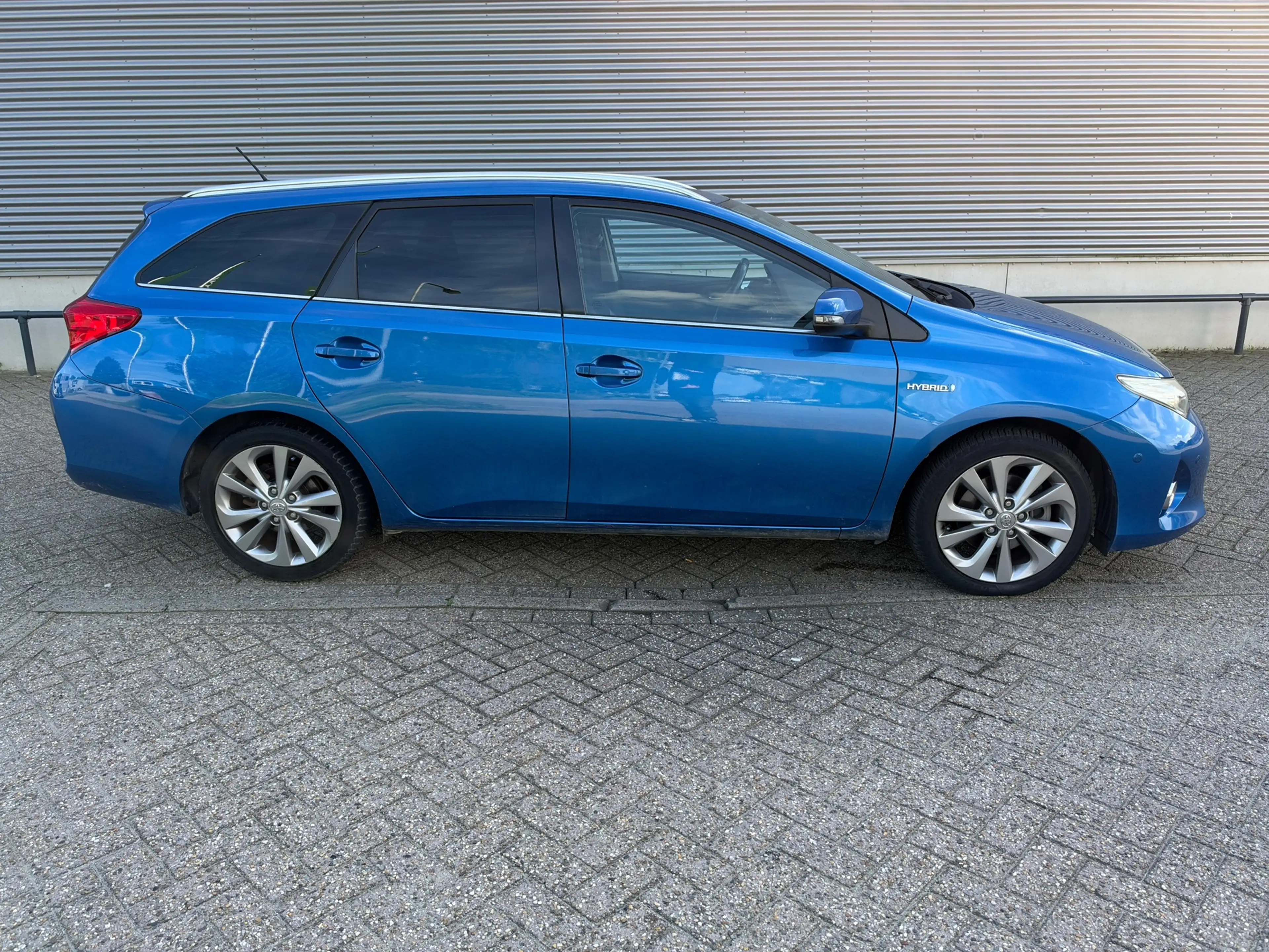 Toyota Auris Touring Sports **Toyota Auris Touring Sports 1.8 H — photo 4