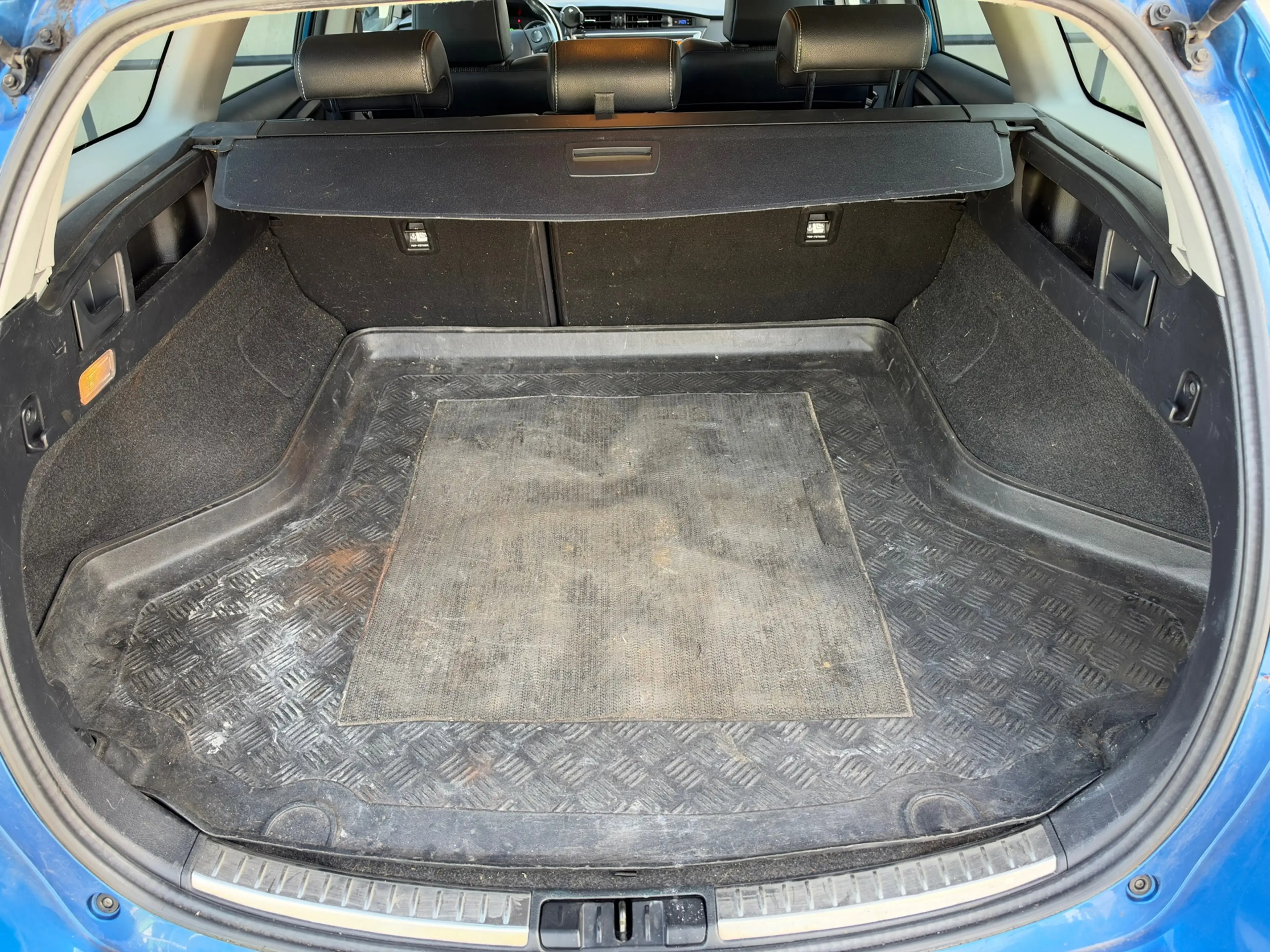 Toyota Auris Touring Sports **Toyota Auris Touring Sports 1.8 H — photo 9