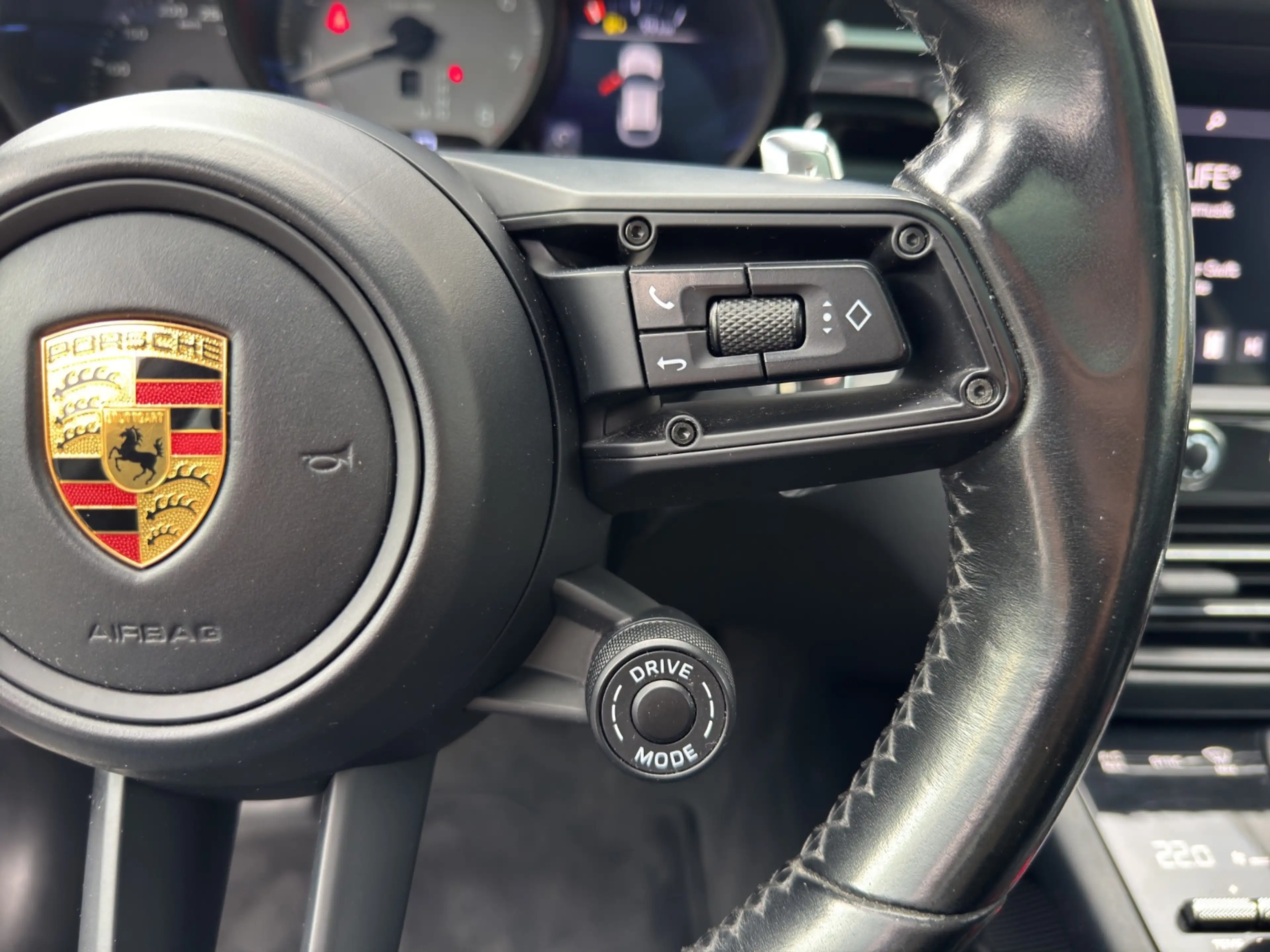 Porsche Macan S AUT — photo 15