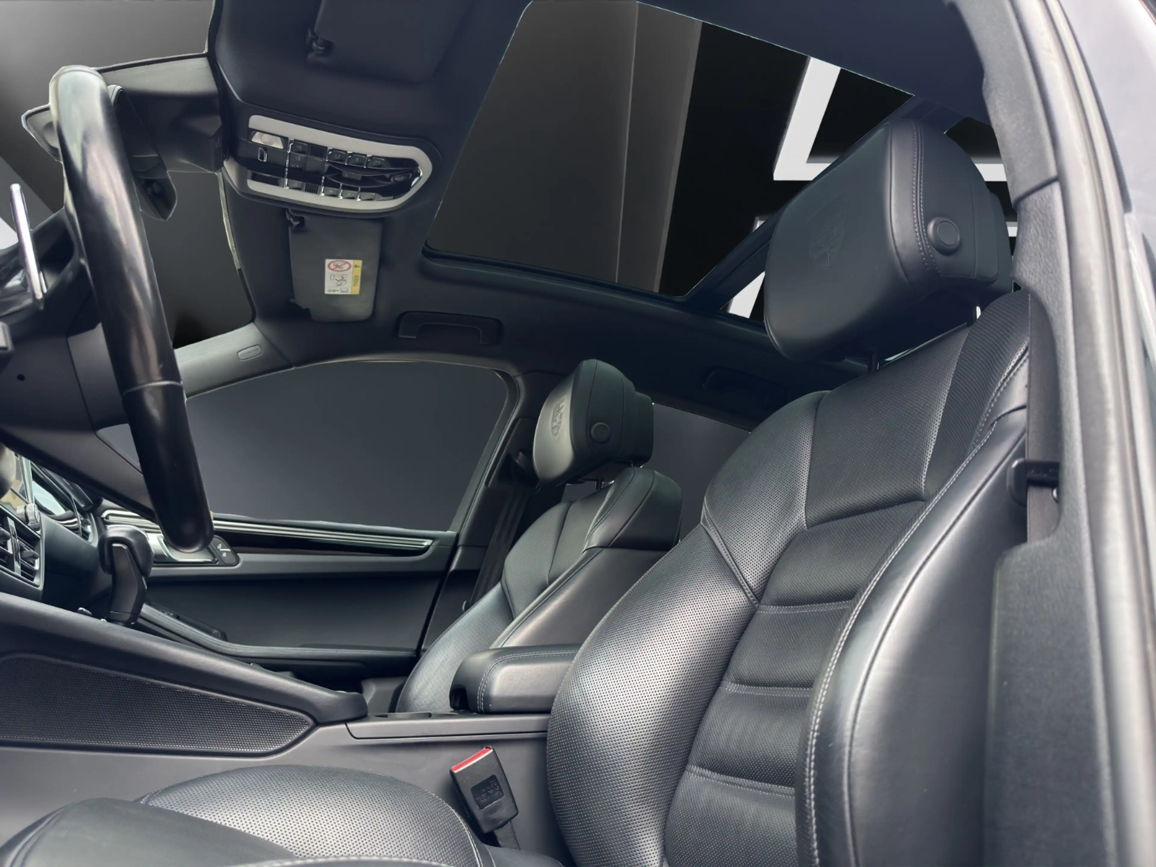 Porsche Macan S AUT — photo 10