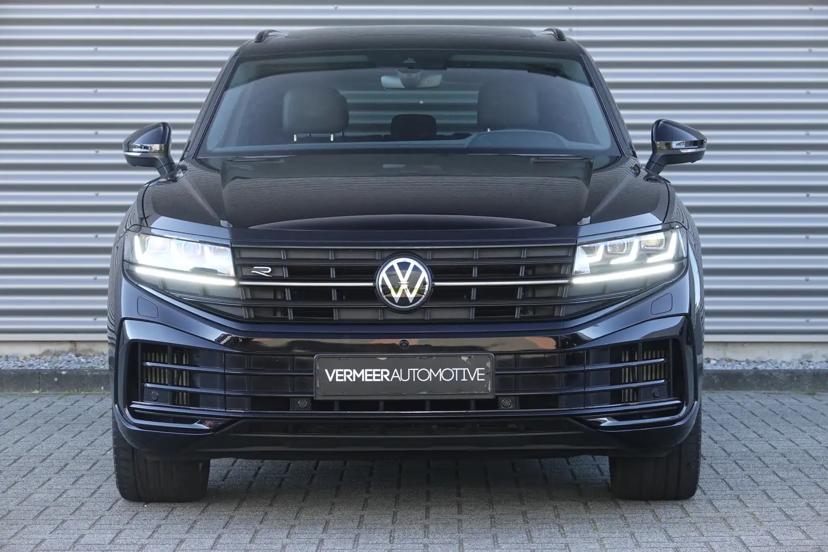 Volkswagen Touareg 3.0 TSi eHybrid 4MOTION R | Pano | Trekhaak | Mass Negro - 2