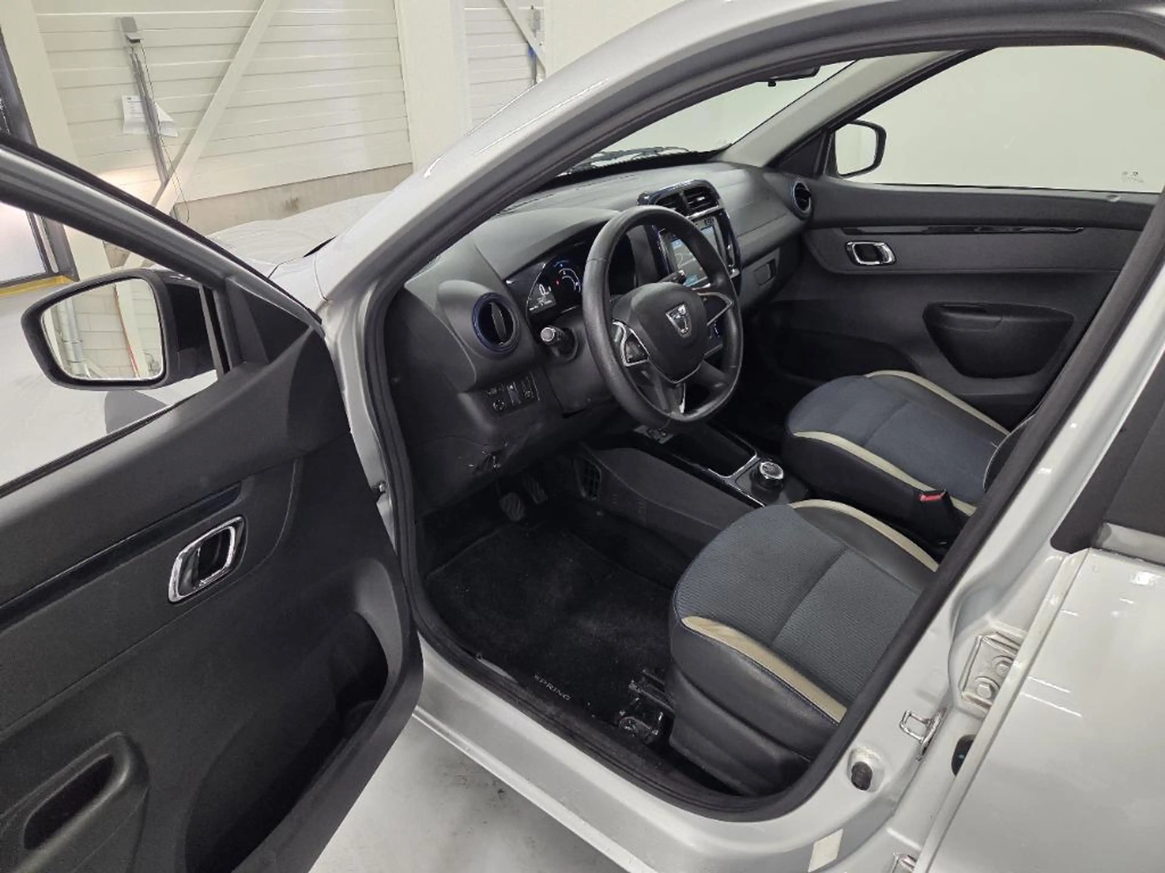 Dacia Spring Comfort Plus (Orange Pack) 27 kWh- SOH 89% - achte — photo 7