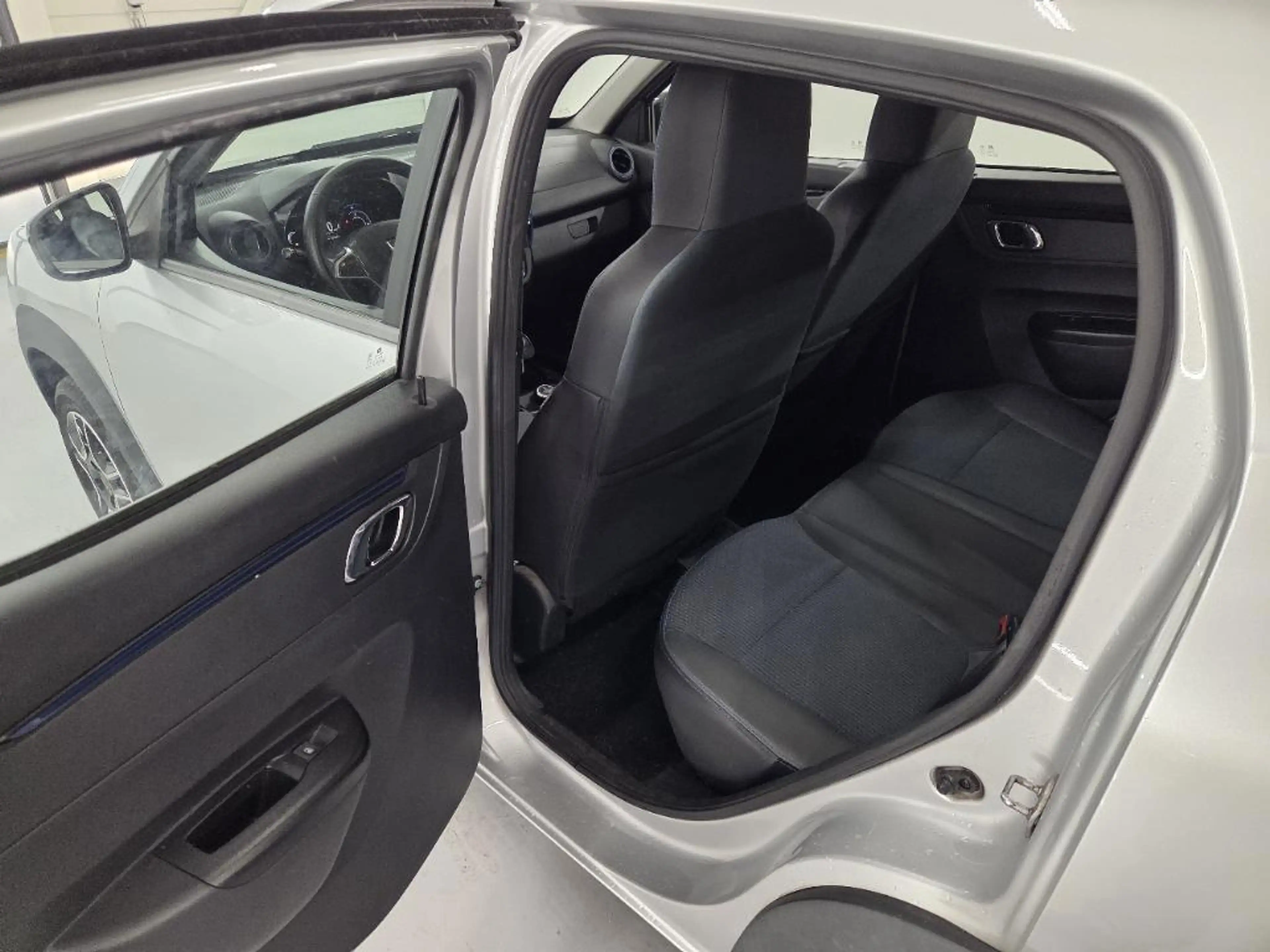 Dacia Spring Comfort Plus (Orange Pack) 27 kWh- SOH 89% - achte — photo 8