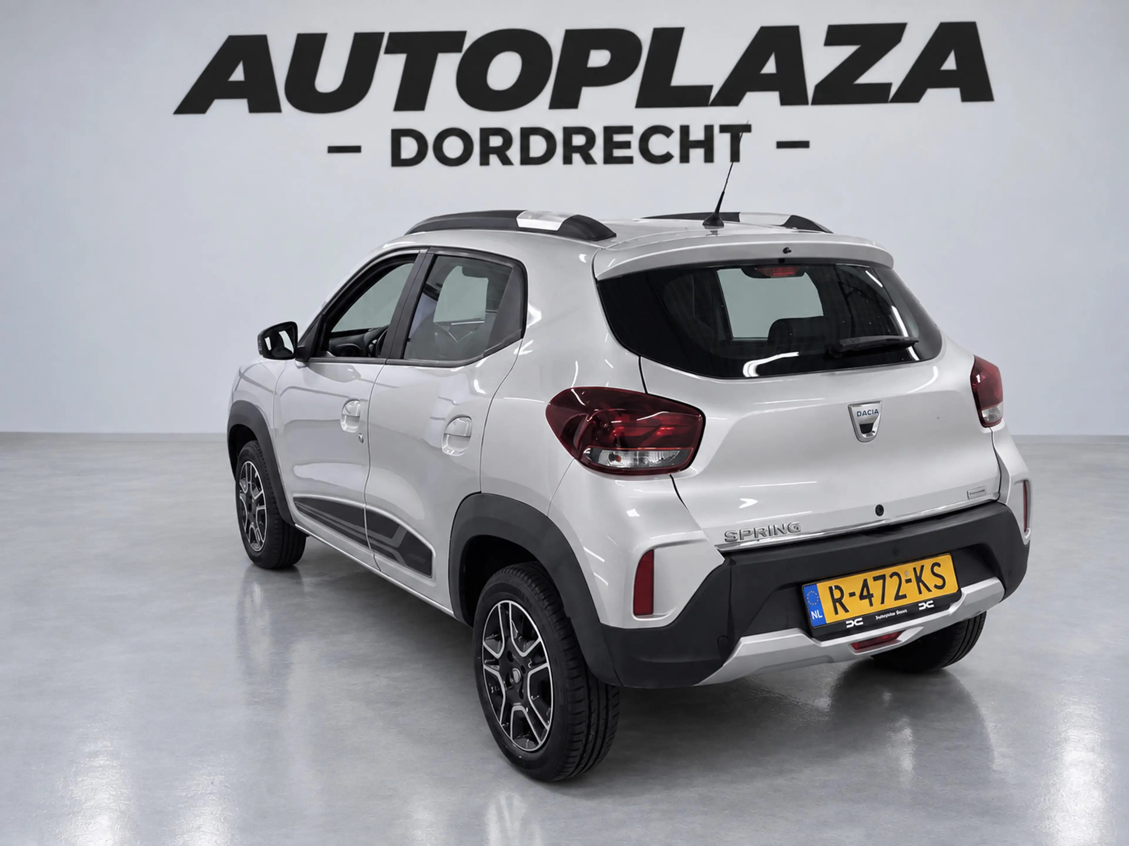 Dacia Spring Comfort Plus (Orange Pack) 27 kWh- SOH 89% - achte — photo 3