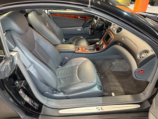Mercedes-Benz SL view 15
