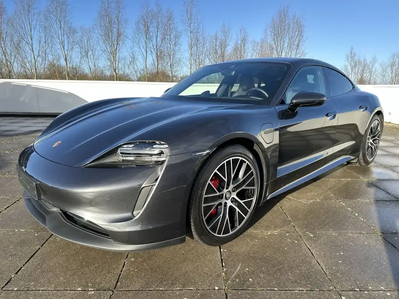 Porsche Taycan 4S Luchtvering Pan. Dak Pass. Display full option!