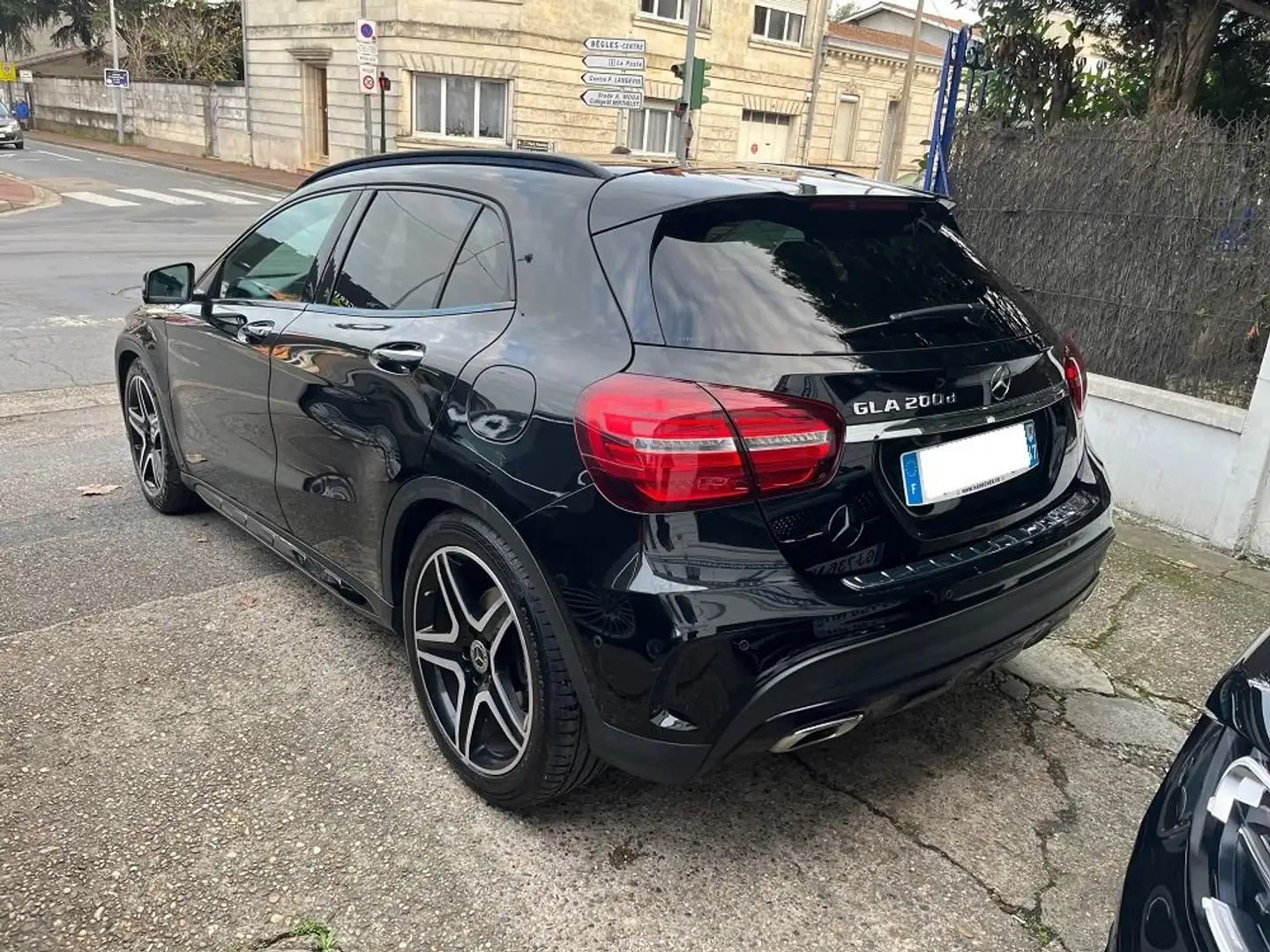 Mercedes-Benz GLA 200 GLA 200 d 7-G DCT Fascination - 2