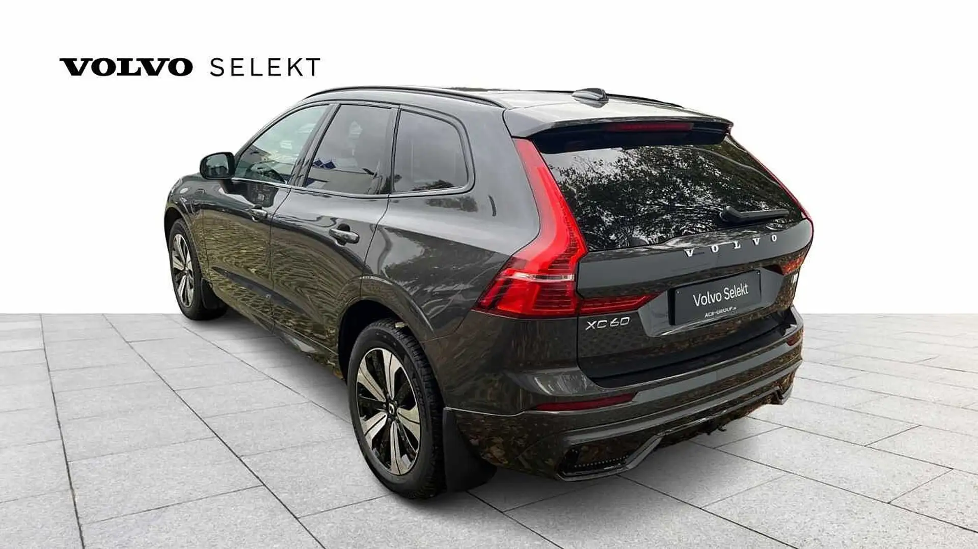 Volvo XC60 Recharge Plus Dark, T6 AWD Plug In Hybride Grijs - 2