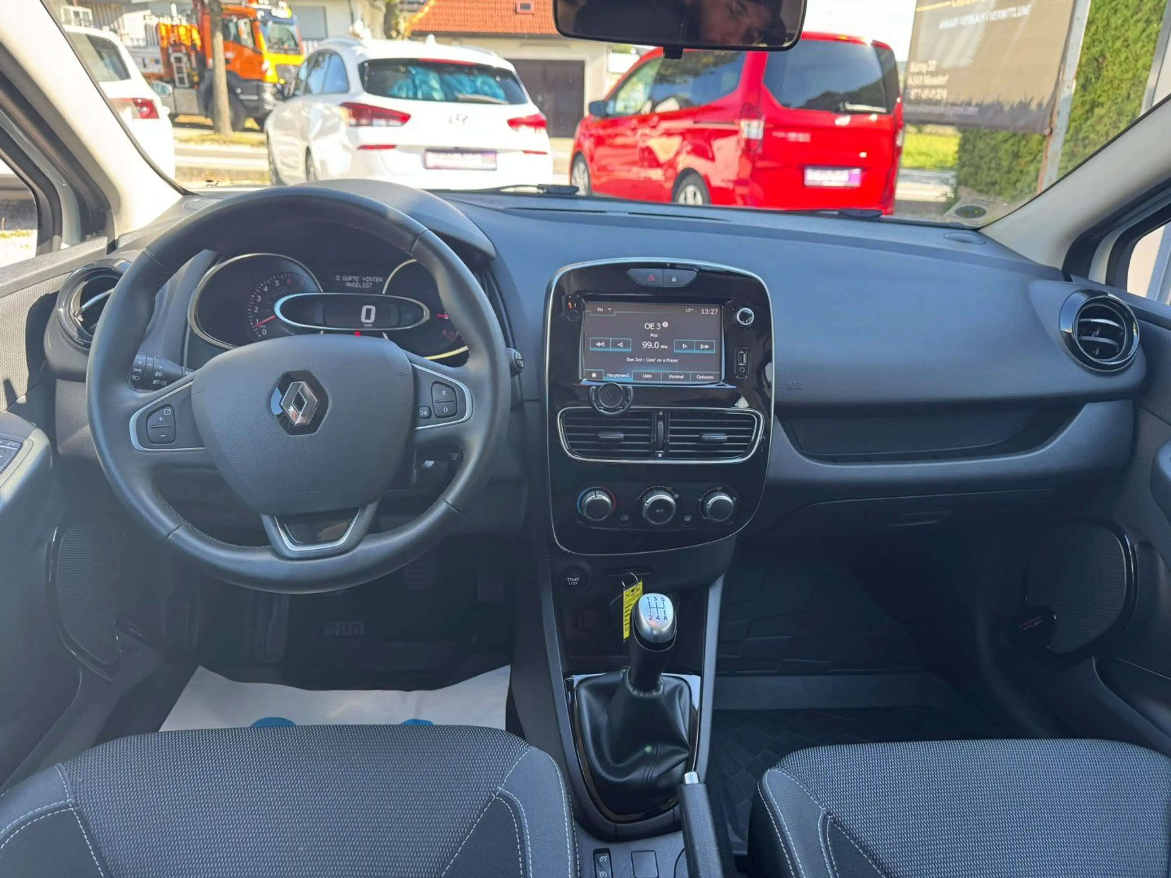 Renault Clio IV 1.2 16V 75 Zen — photo 7