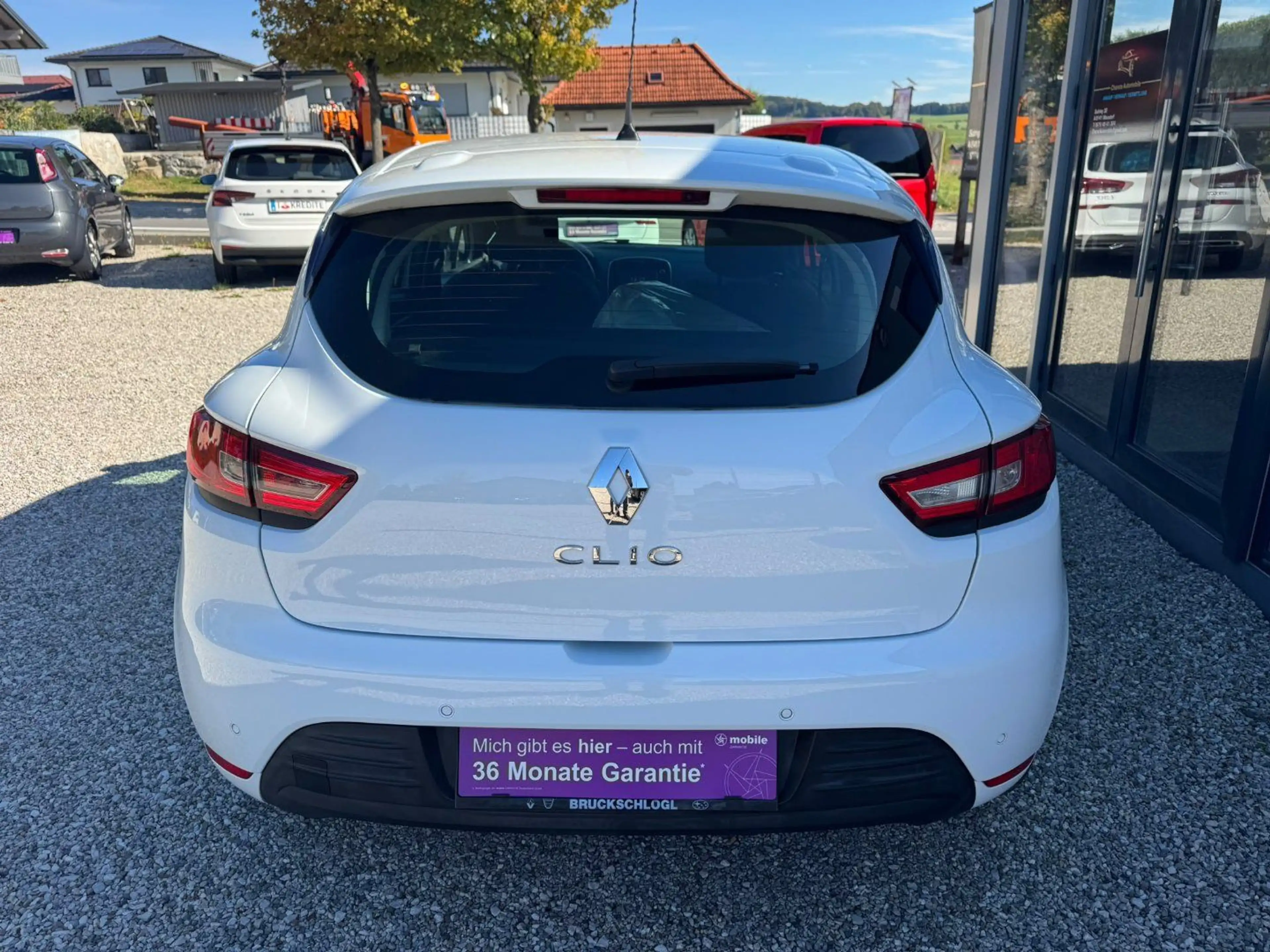 Renault Clio IV 1.2 16V 75 Zen — photo 5