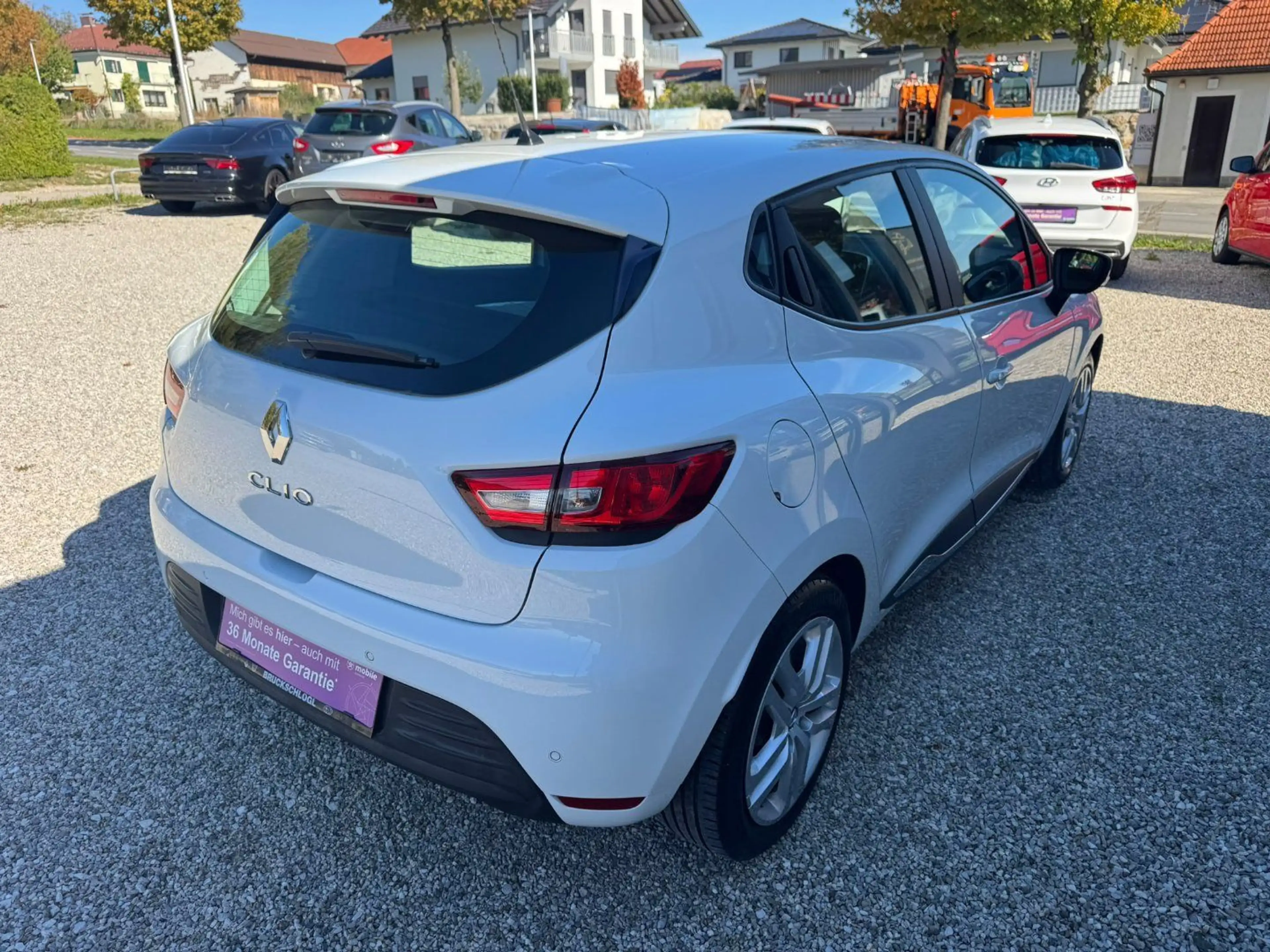 Renault Clio IV 1.2 16V 75 Zen — photo 4