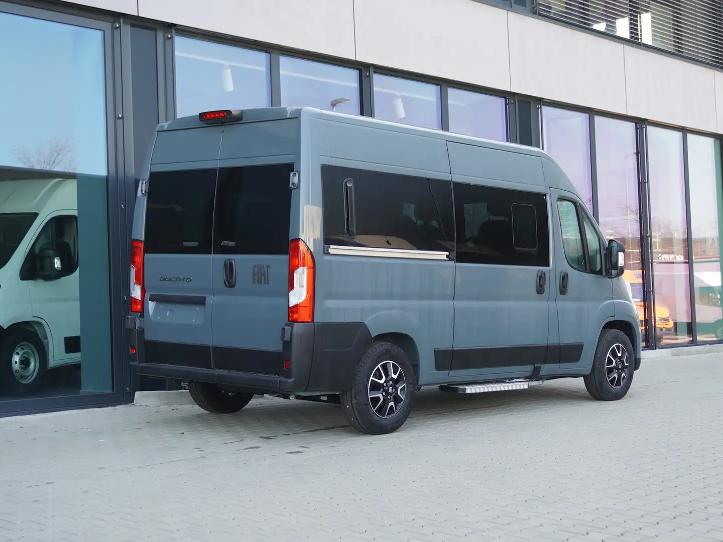 Fiat Ducato Modular L2H2 140 / 9-Sitzer 10-Zoll-Navi Gris - 2