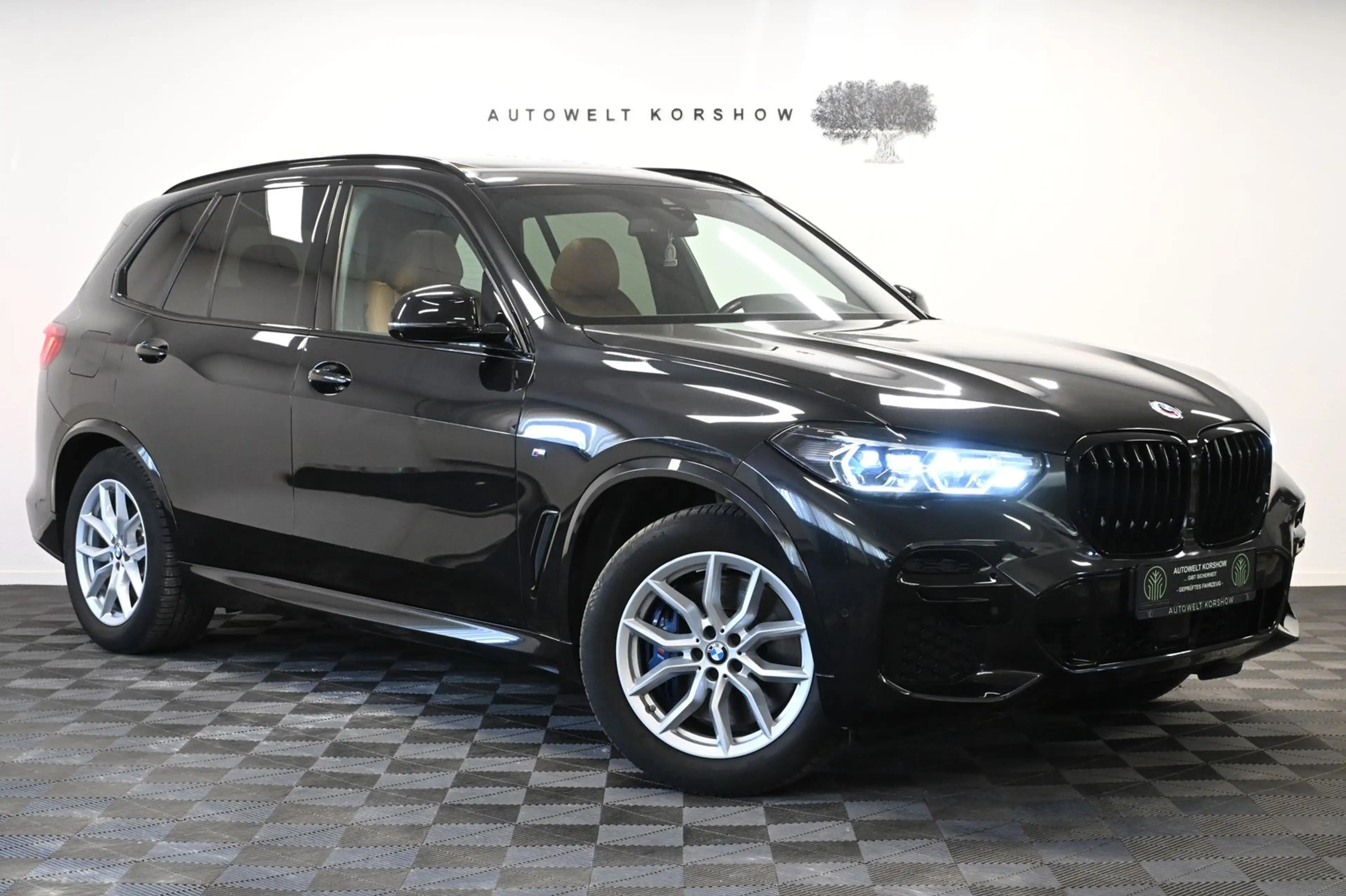 BMW X5 xDrive 40 d M Sport*7-SITZ*LASER*AHK*PANO*HUD