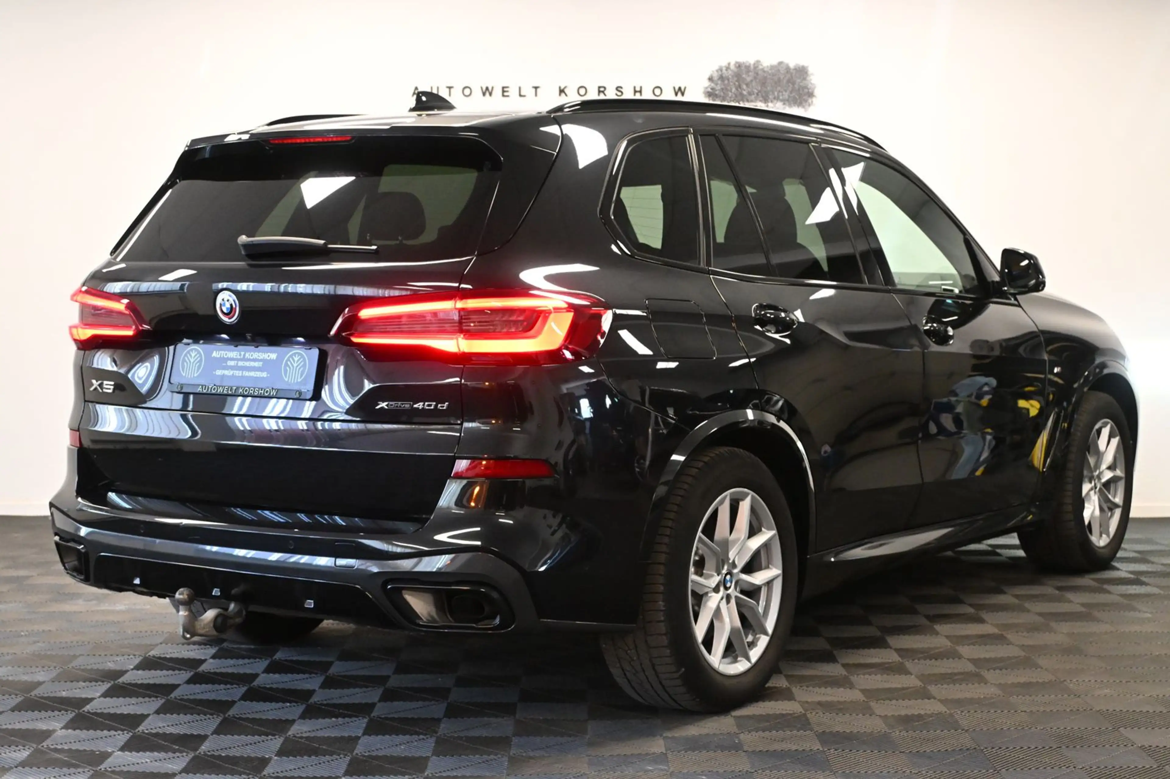 BMW X5 xDrive 40 d M Sport*7-SITZ*LASER*AHK*PANO*HUD — photo 9