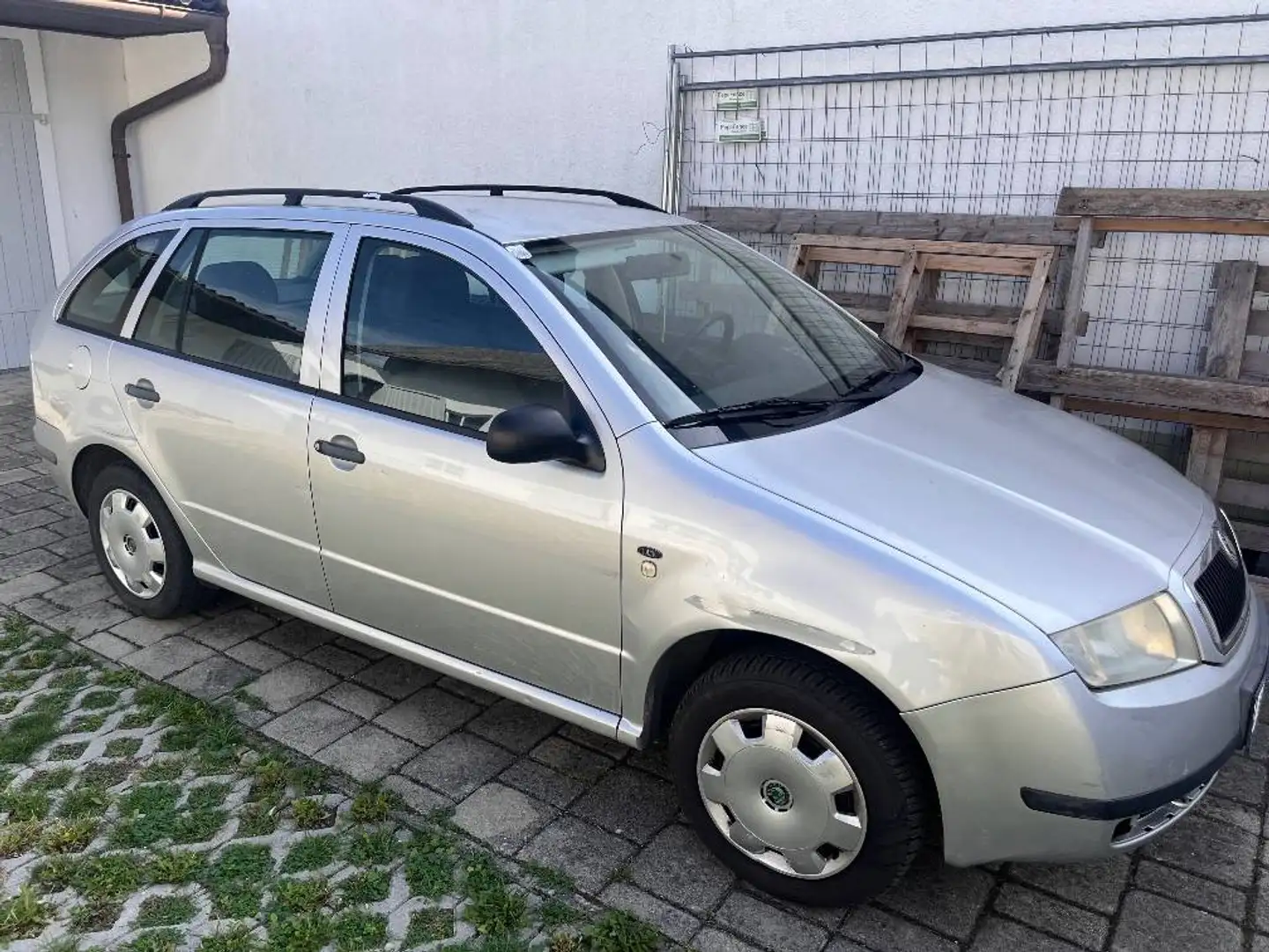 Skoda Fabia Fabia Combi Classic 1,9 SDI mit Pickerl 08/2026 Silber - 1