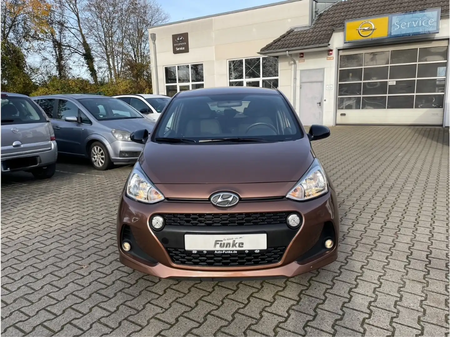 Hyundai i10 Passion DAB+Sitzhzg+LenkradHZG+PDC+Allwetter Braun - 2