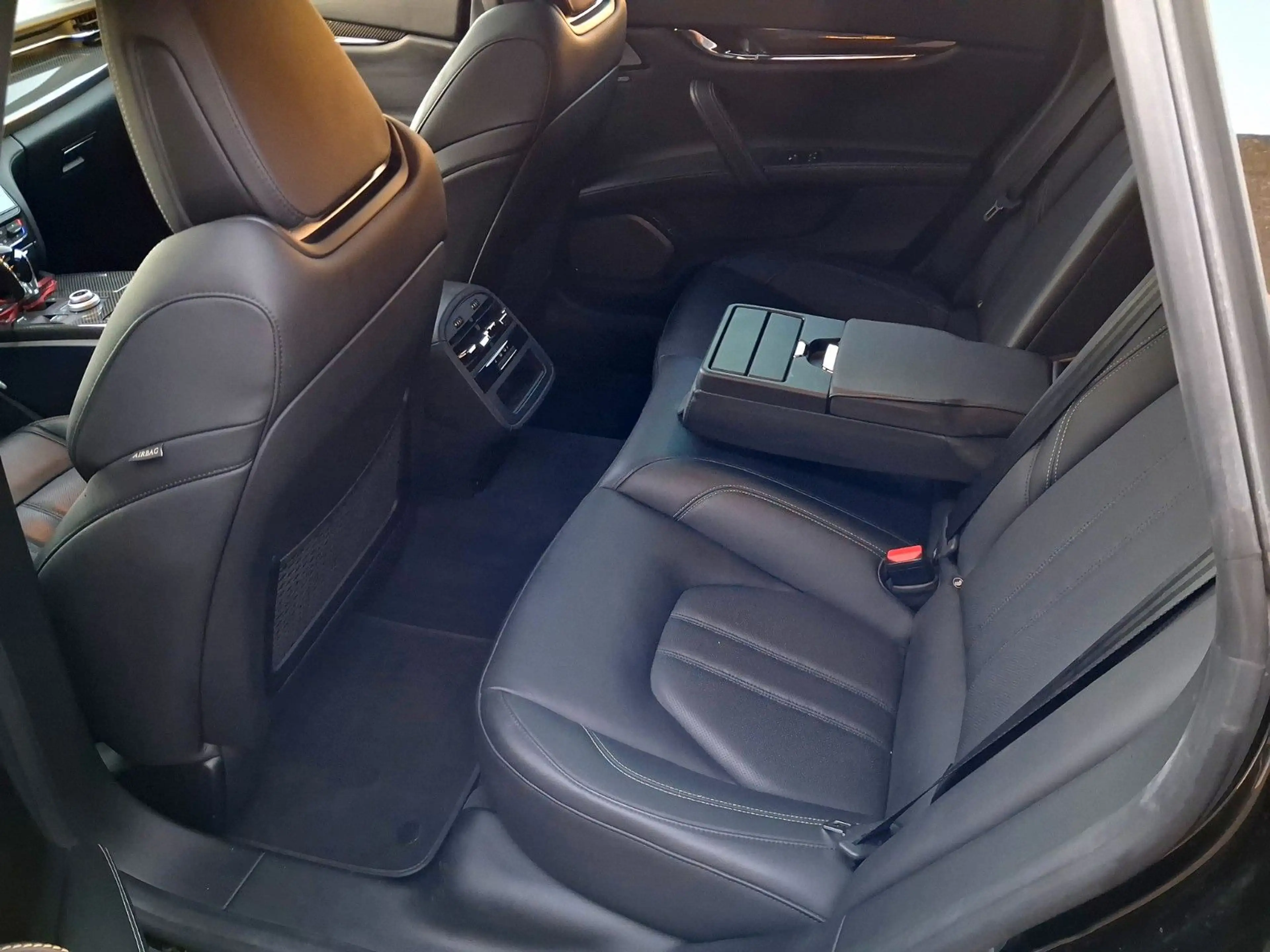 Maserati Quattroporte GranSport S Q4 — photo 10