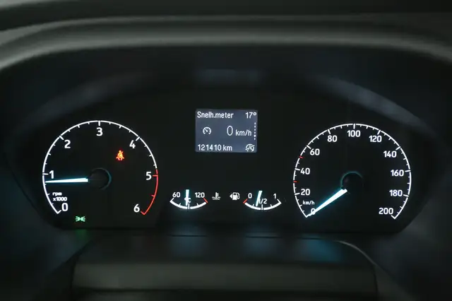 Ford Transit view 11