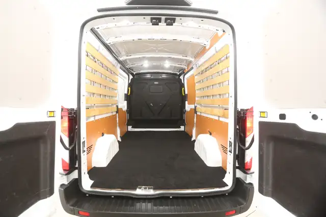 Ford Transit view 3