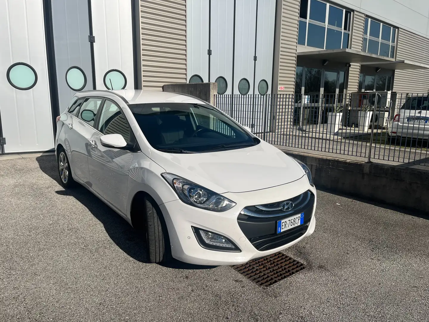 Hyundai i30 i30 Wagon 1.6 crdi Style 128cv Bianco - 1