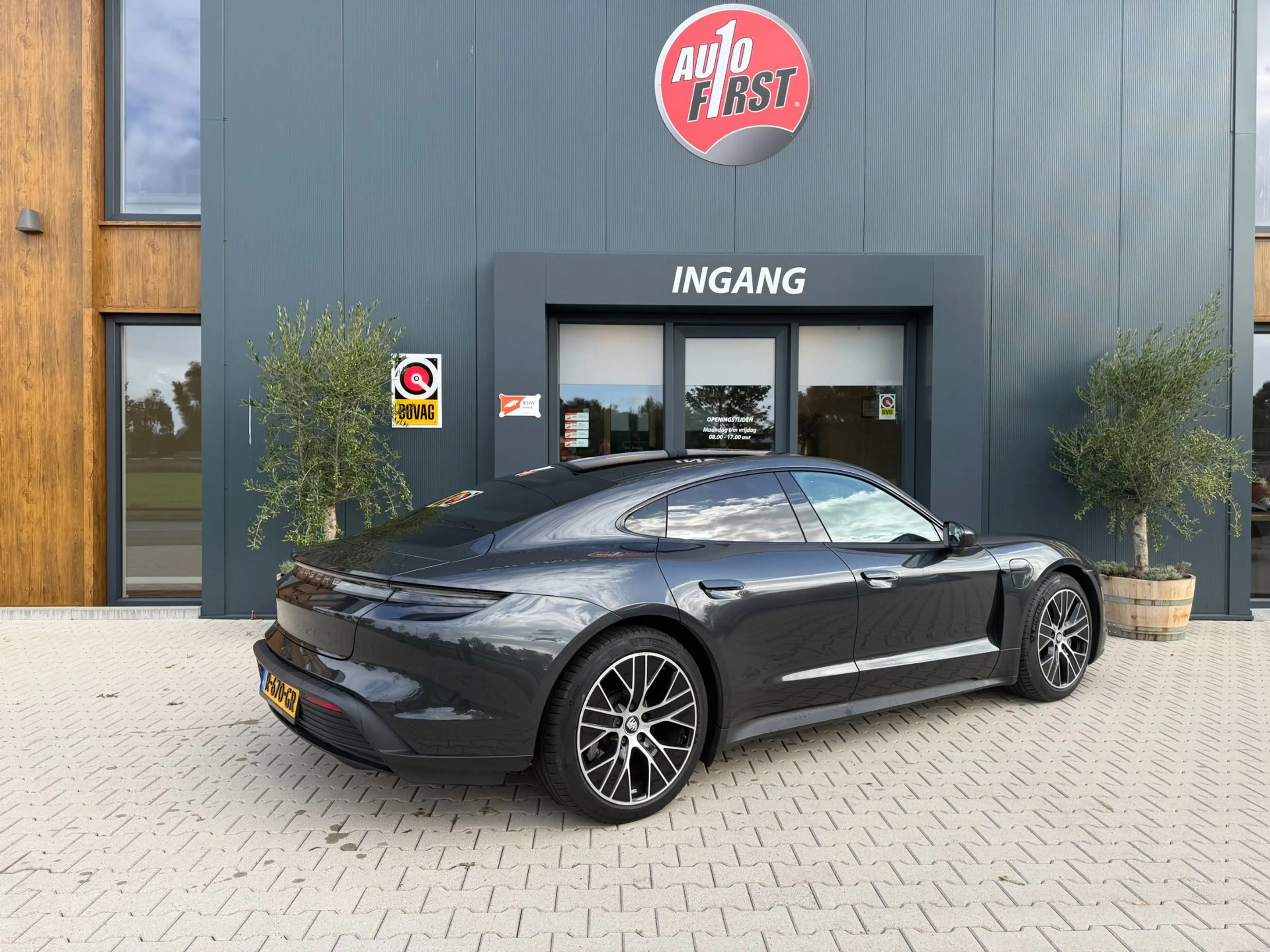 Porsche Taycan Performance 84 kWh l pano l bose l 360 camera — photo 2