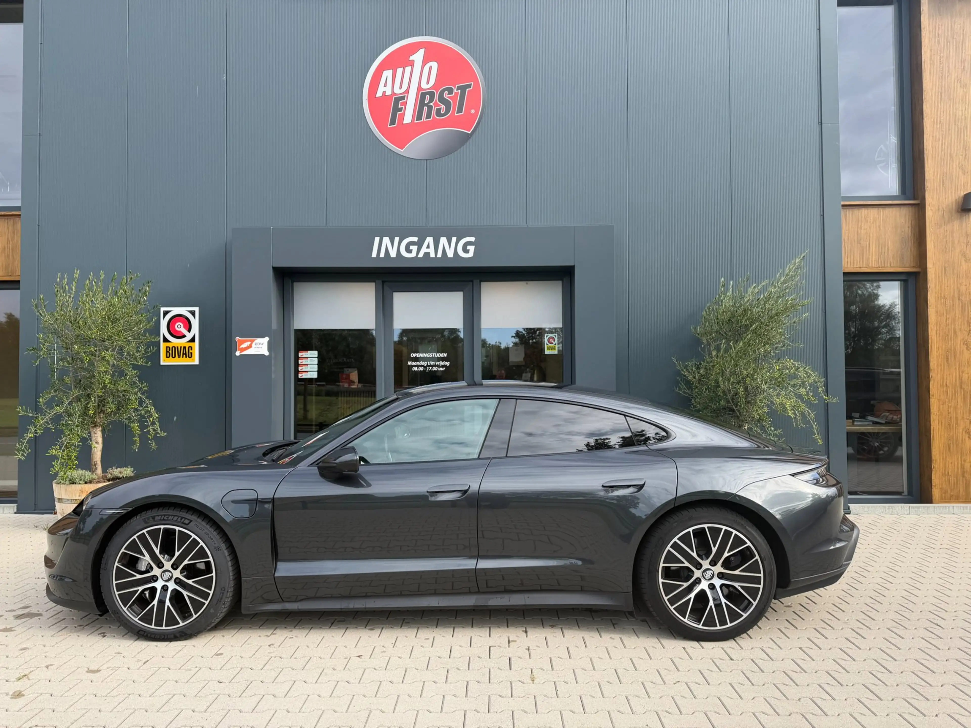 Porsche Taycan Performance 84 kWh l pano l bose l 360 camera — photo 5