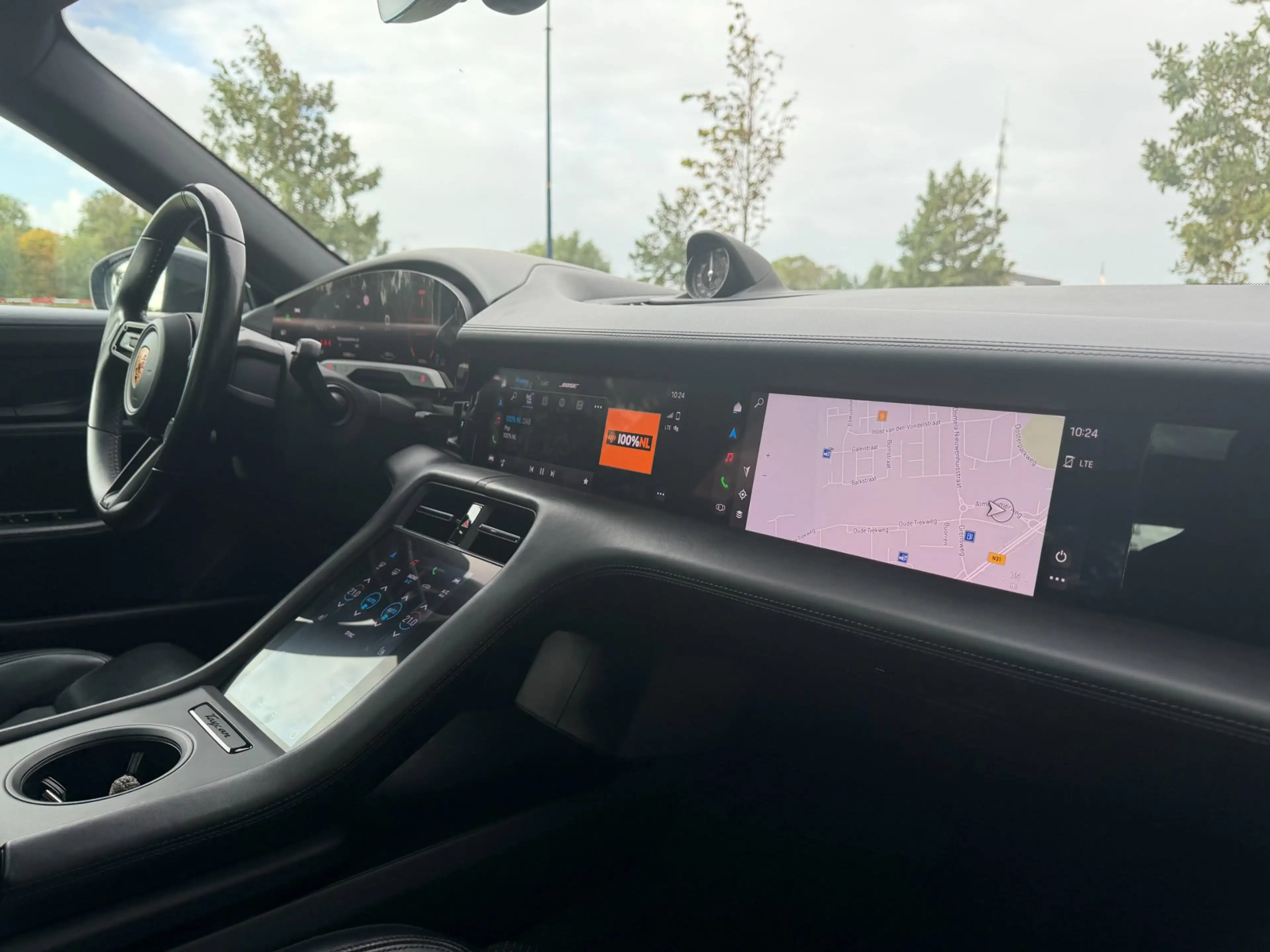Porsche Taycan Performance 84 kWh l pano l bose l 360 camera — photo 11