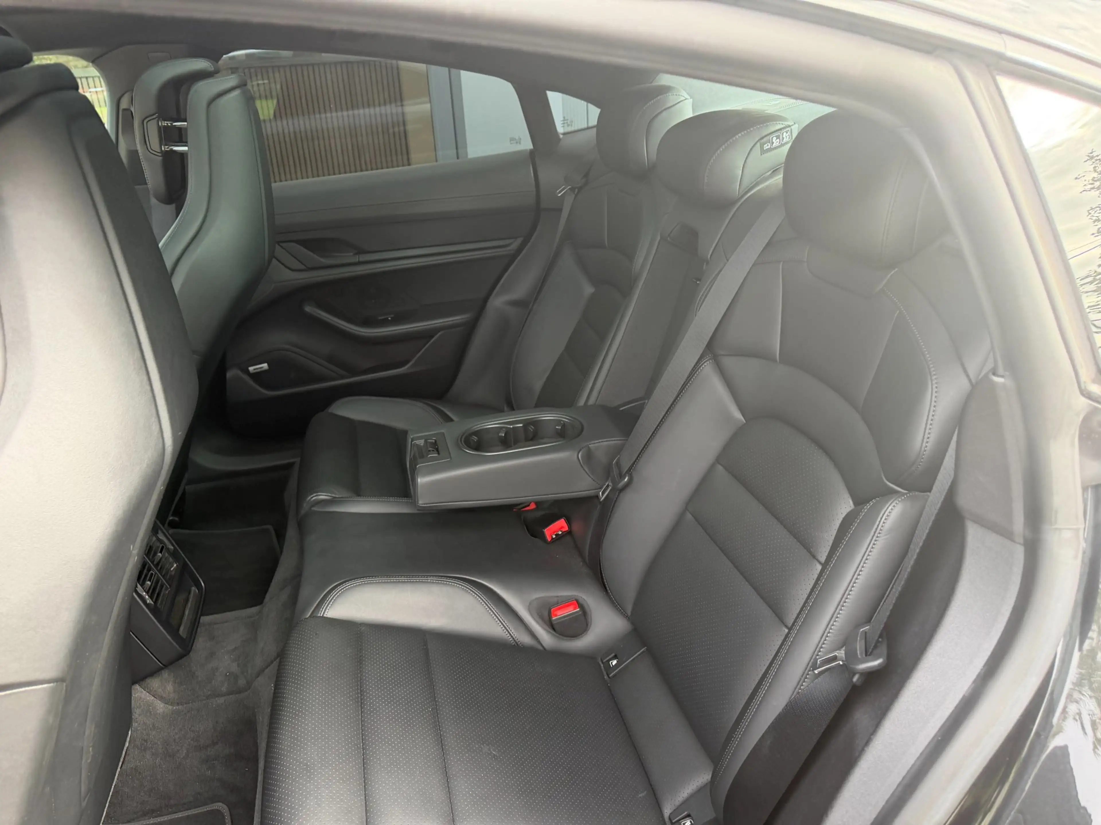 Porsche Taycan Performance 84 kWh l pano l bose l 360 camera — photo 9