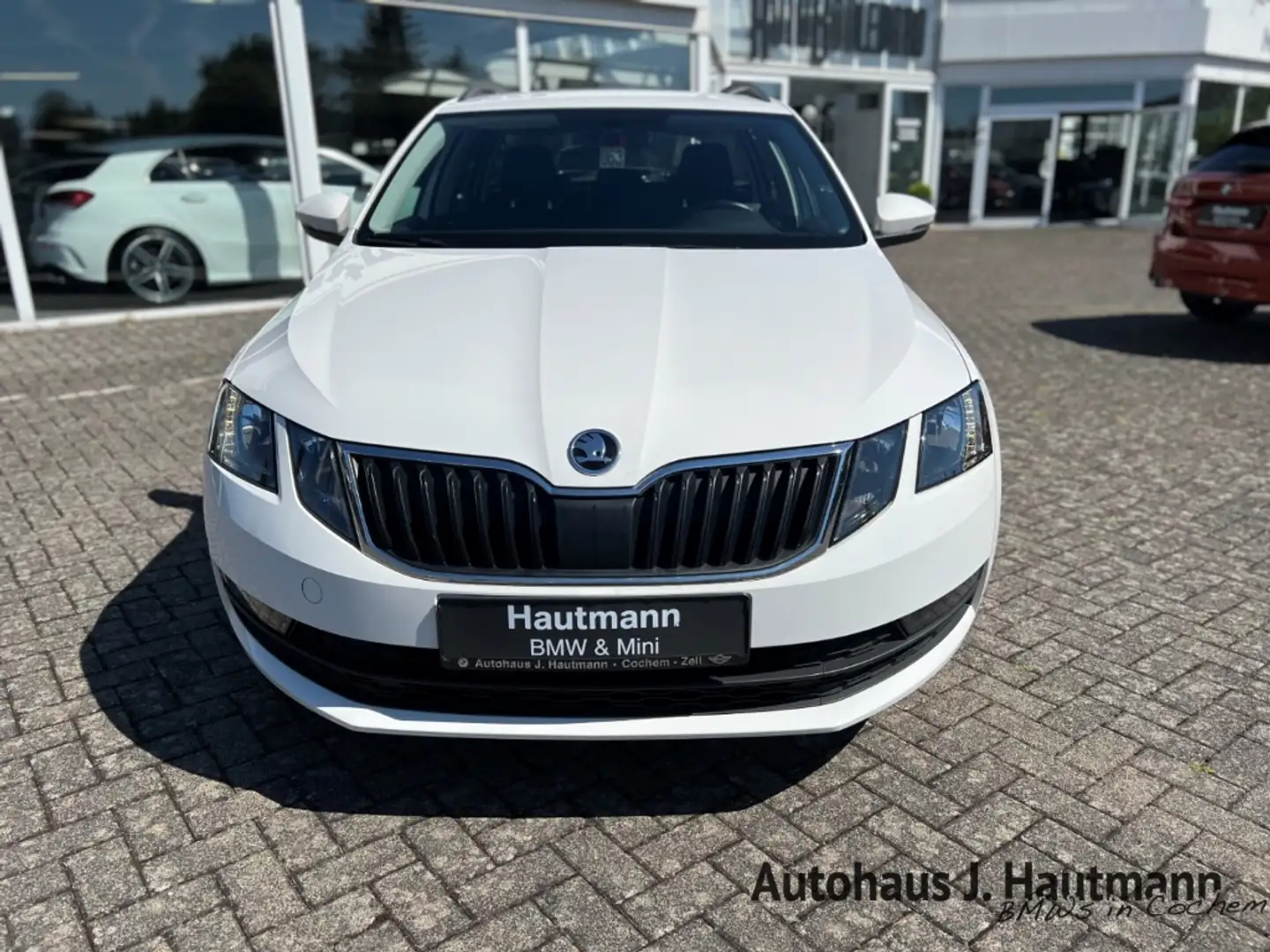 Skoda Octavia Combi 2.0 TDI DSG Ambition *1.HAND*PDC* Weiß - 2