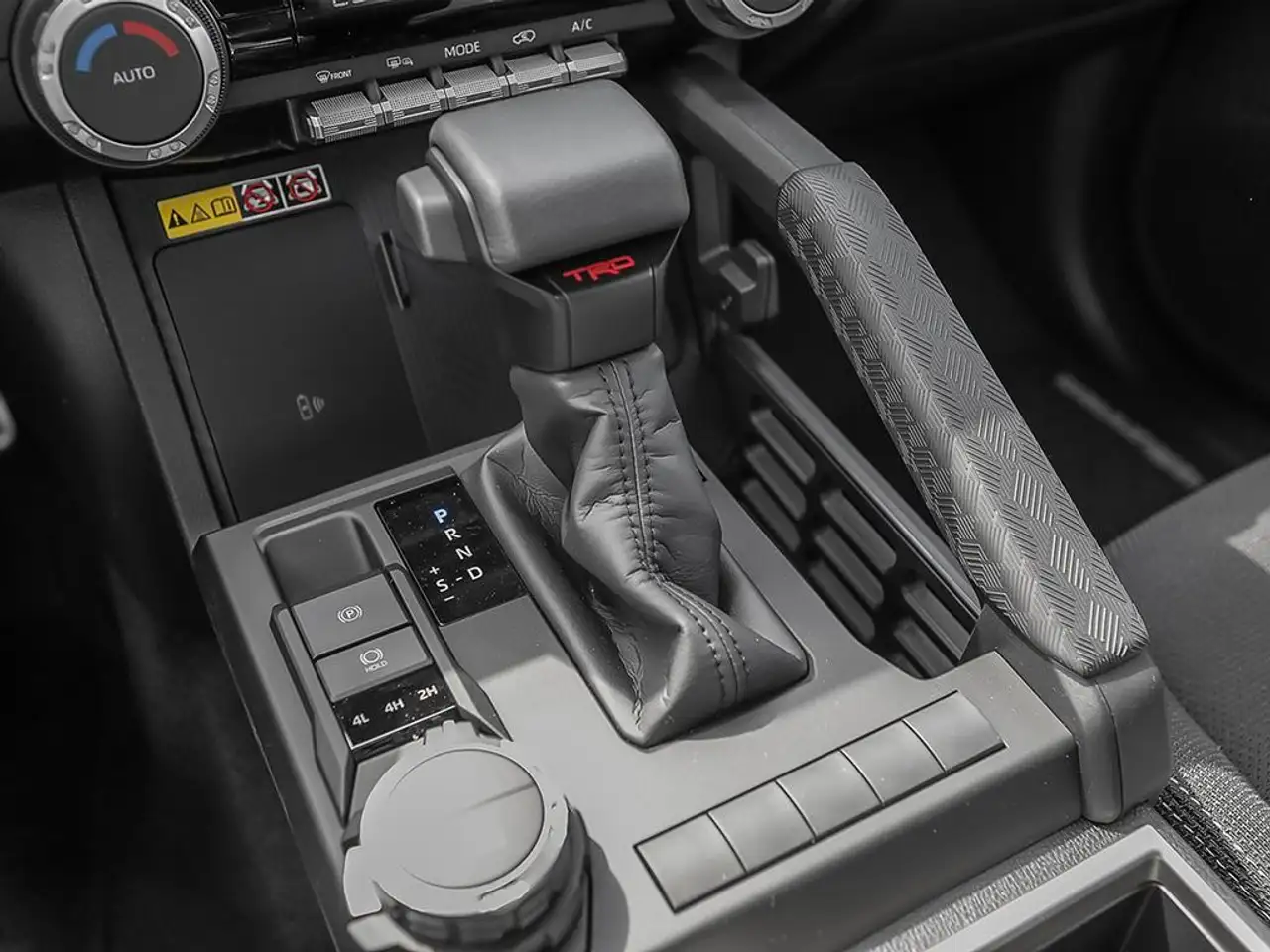 Toyota 4-Runner снимка Toyota 4-Runner