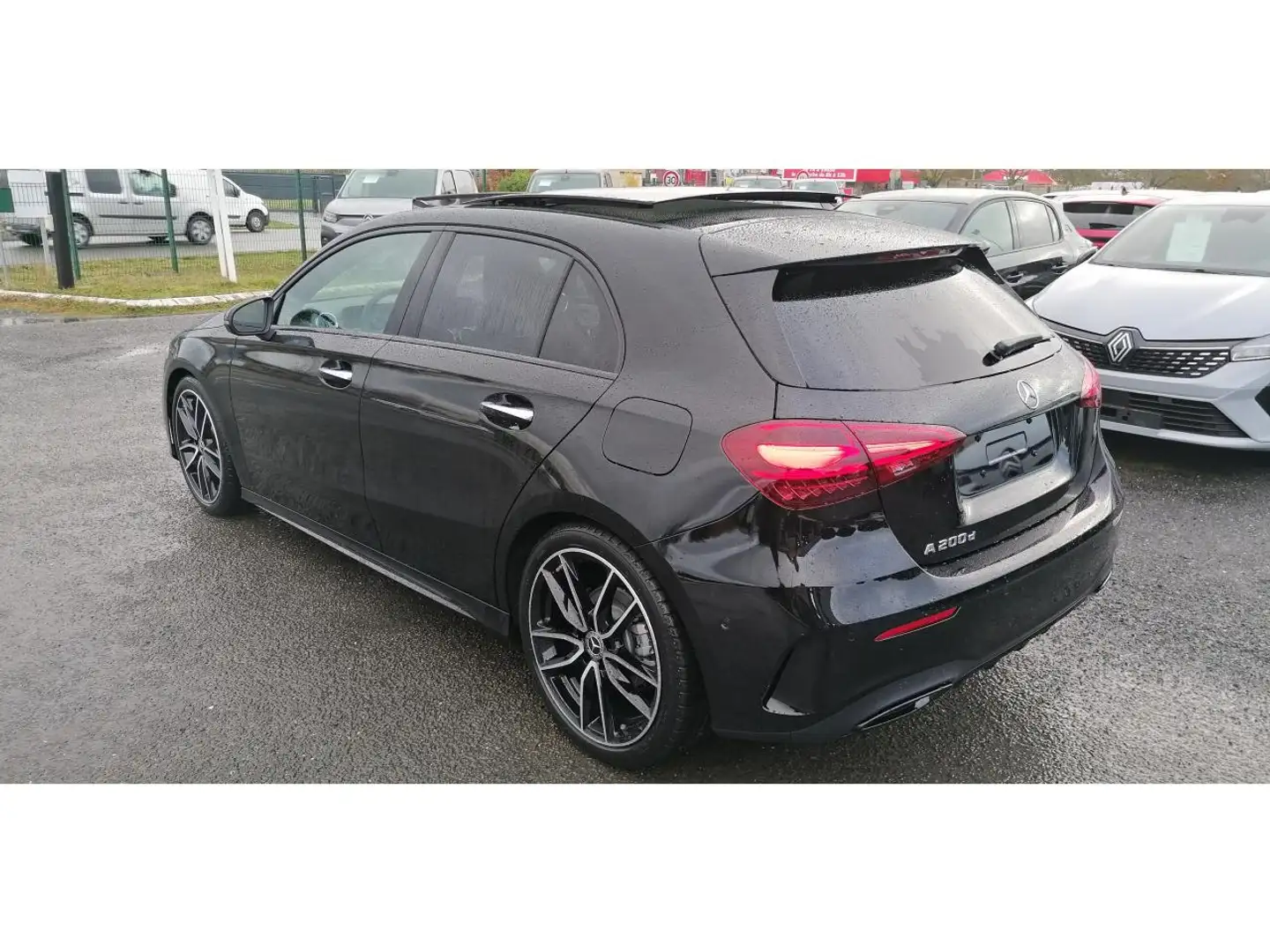 Mercedes-Benz A 200 200 d 8G-DCT AMG Line Exclusive Design PRIX HT POUR EXPORT DZ Noir - 2