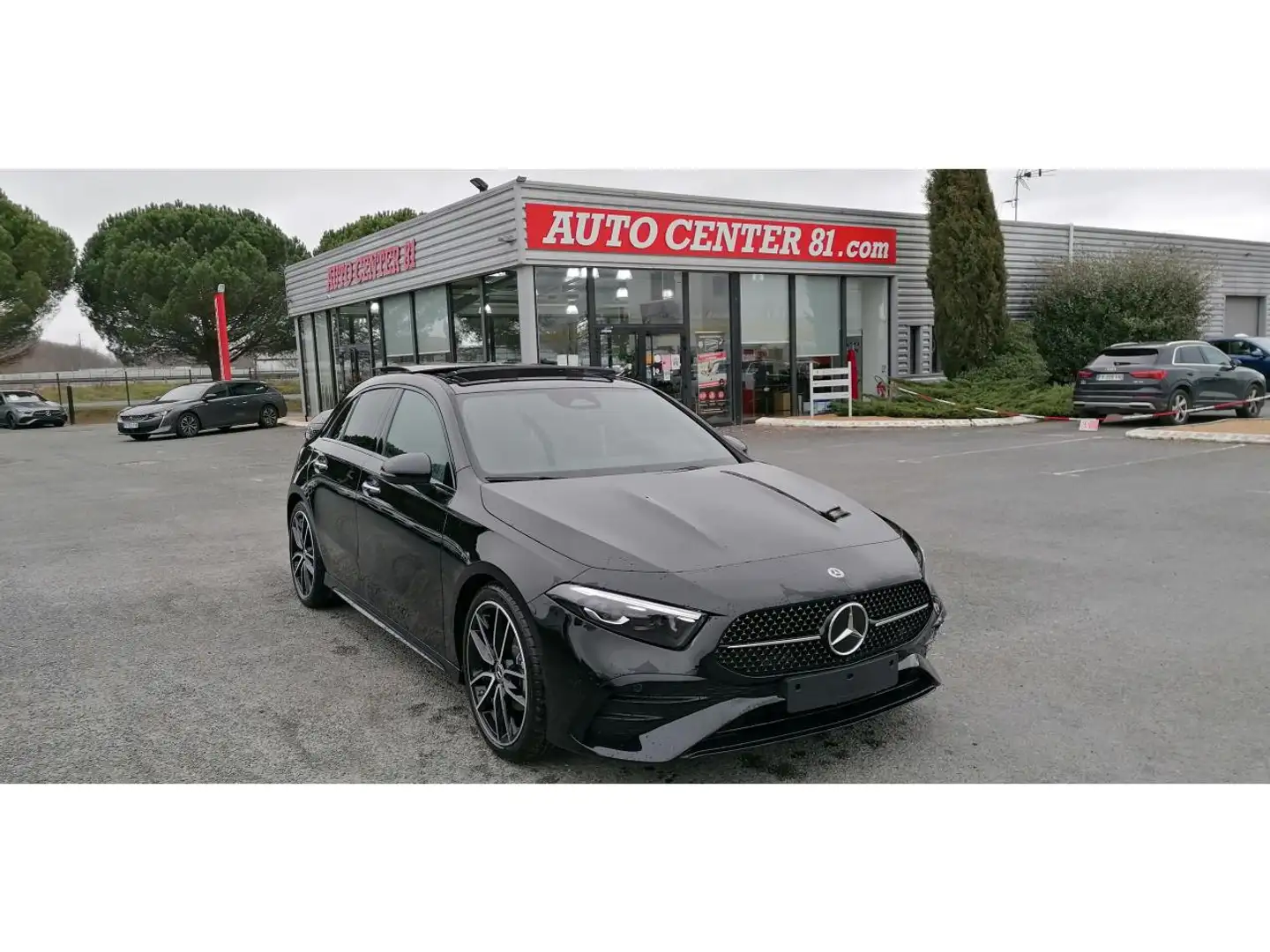 Mercedes-Benz A 200 200 d 8G-DCT AMG Line Exclusive Design PRIX HT POUR EXPORT DZ Schwarz - 1