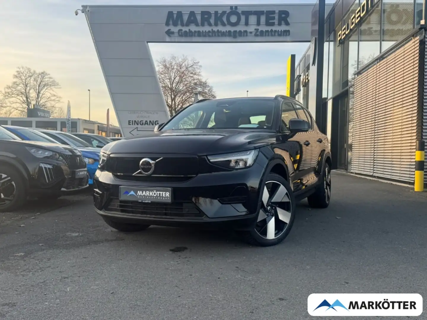 Volvo XC40 Core Recharge Pure AWD SHZ/LKHZ/CAM/AHK/TEMP Schwarz - 1