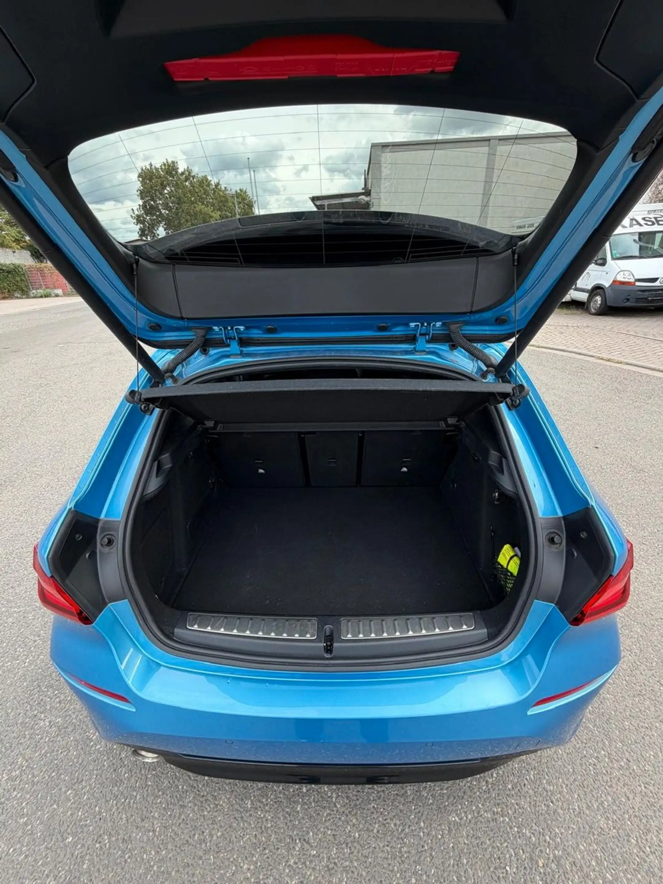 BMW 118 i Sport Line/HUD/PANO/Live Cockpit/Kamera/ACC — photo 6