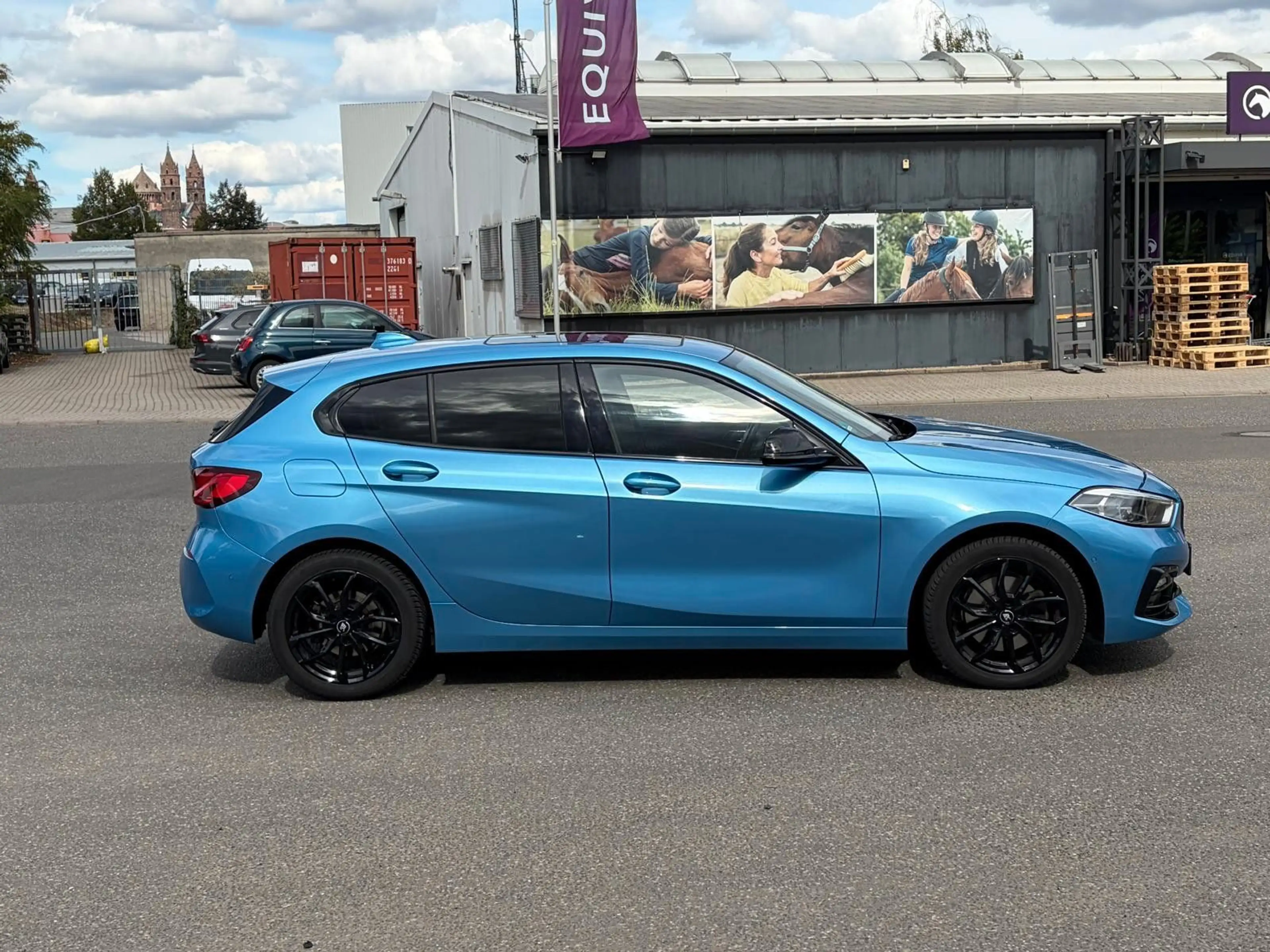BMW 118 i Sport Line/HUD/PANO/Live Cockpit/Kamera/ACC — photo 3