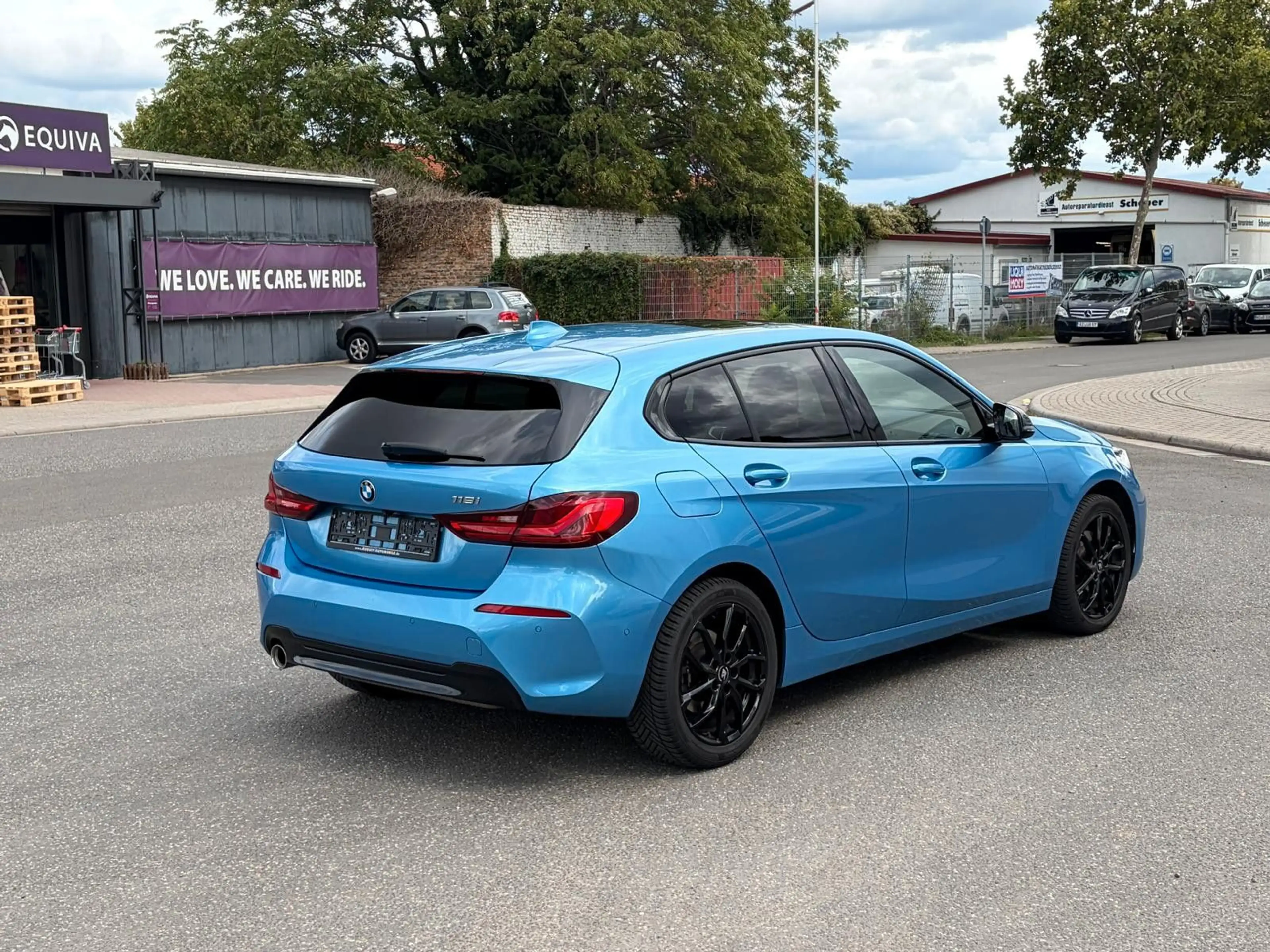BMW 118 i Sport Line/HUD/PANO/Live Cockpit/Kamera/ACC — photo 4