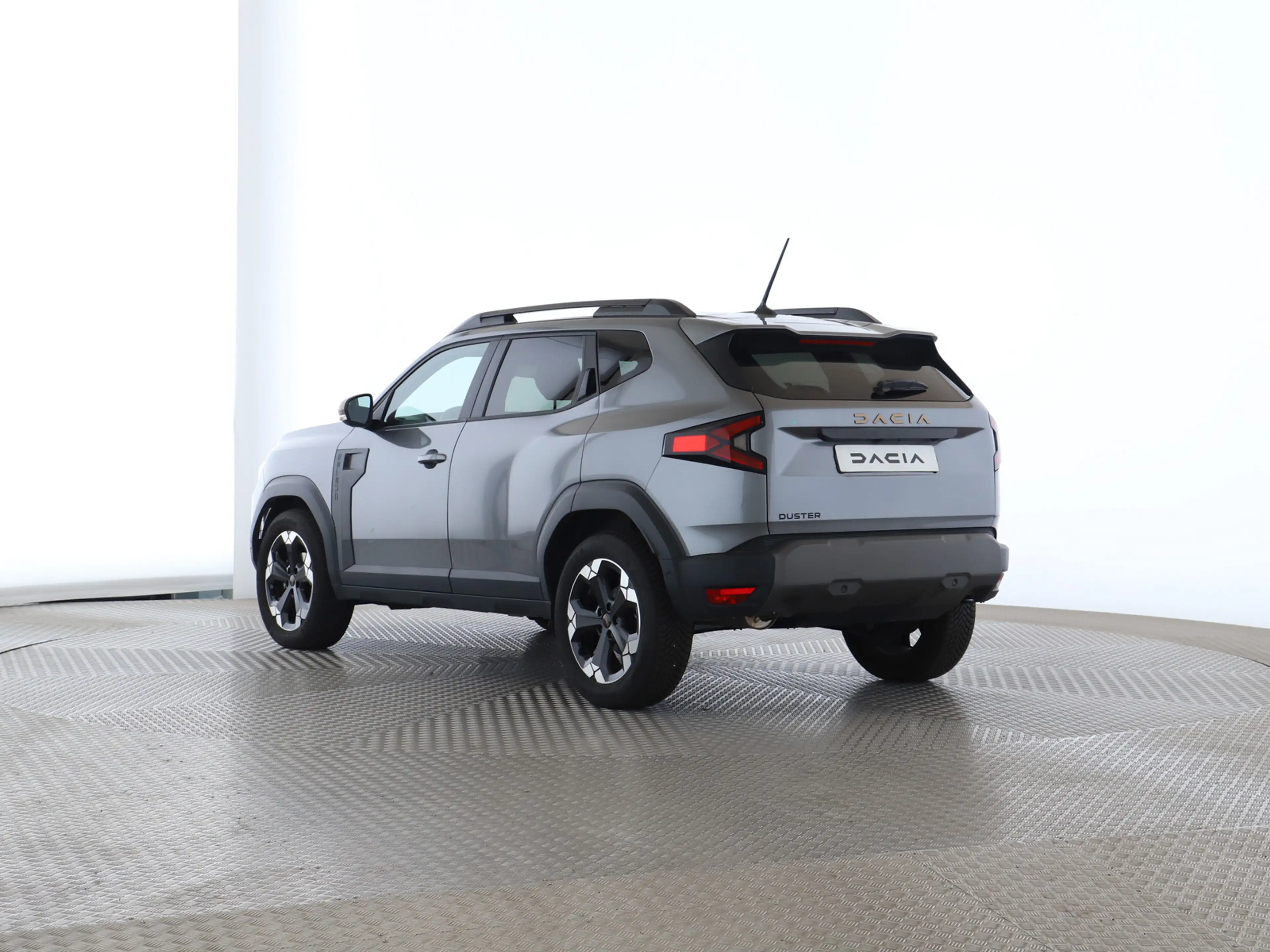 Dacia Duster 1.2 TCe 130 Extreme — photo 12