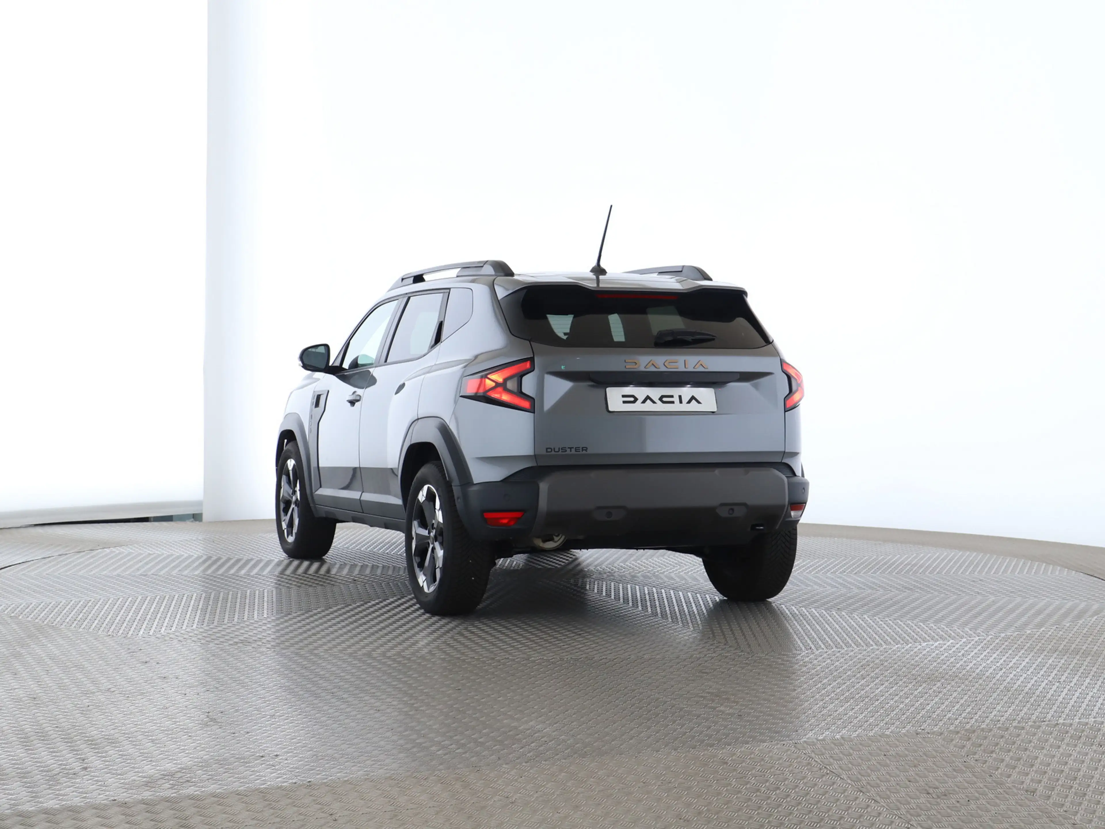 Dacia Duster 1.2 TCe 130 Extreme — photo 13