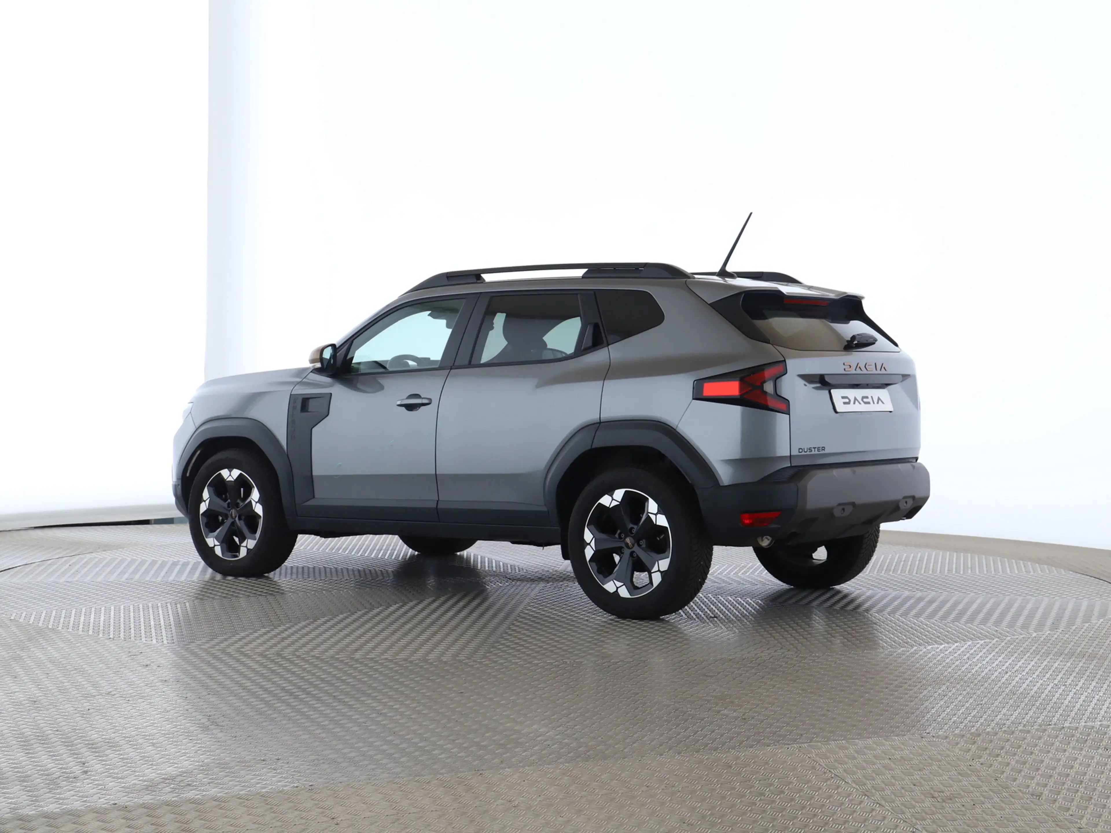 Dacia Duster 1.2 TCe 130 Extreme — photo 11