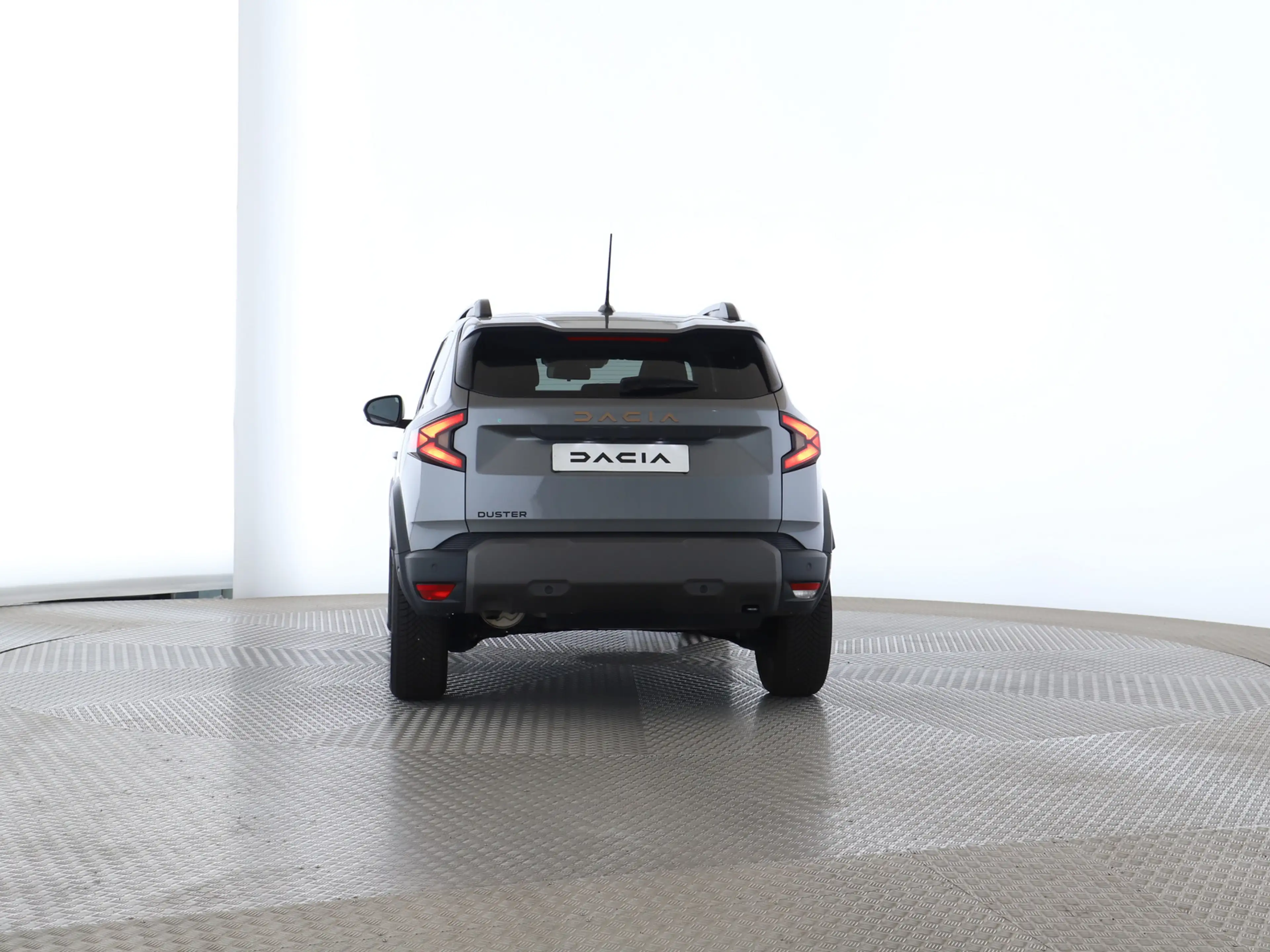 Dacia Duster 1.2 TCe 130 Extreme — photo 14
