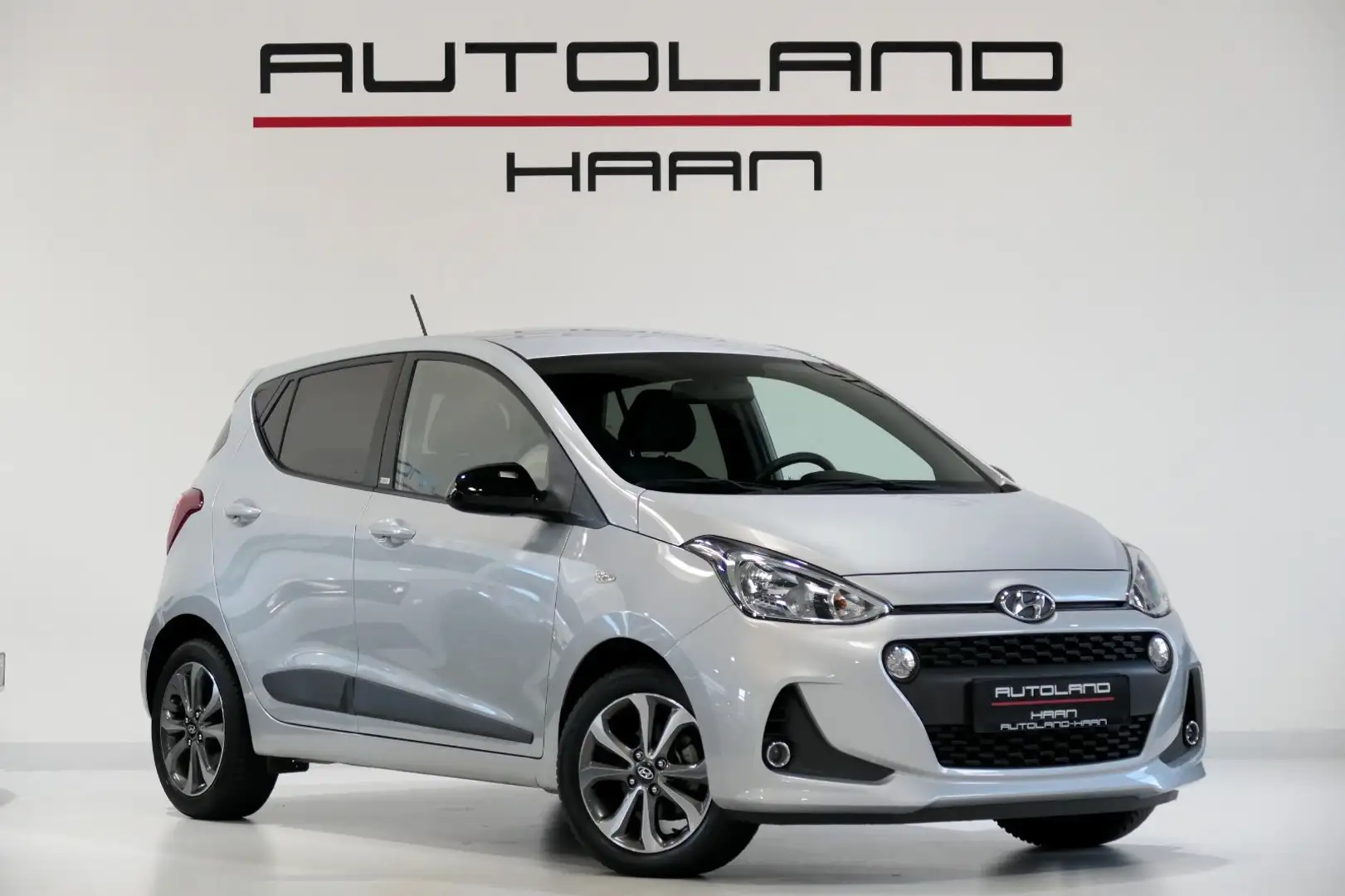 Hyundai i10 Passion + *Sitzheizung*Einparkhilfe*Alu*DAB Argent - 2
