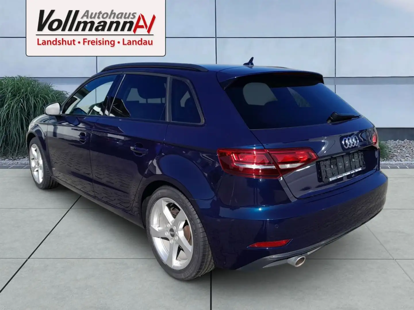Audi A3 30 TFSI Sportback sport Blau - 2
