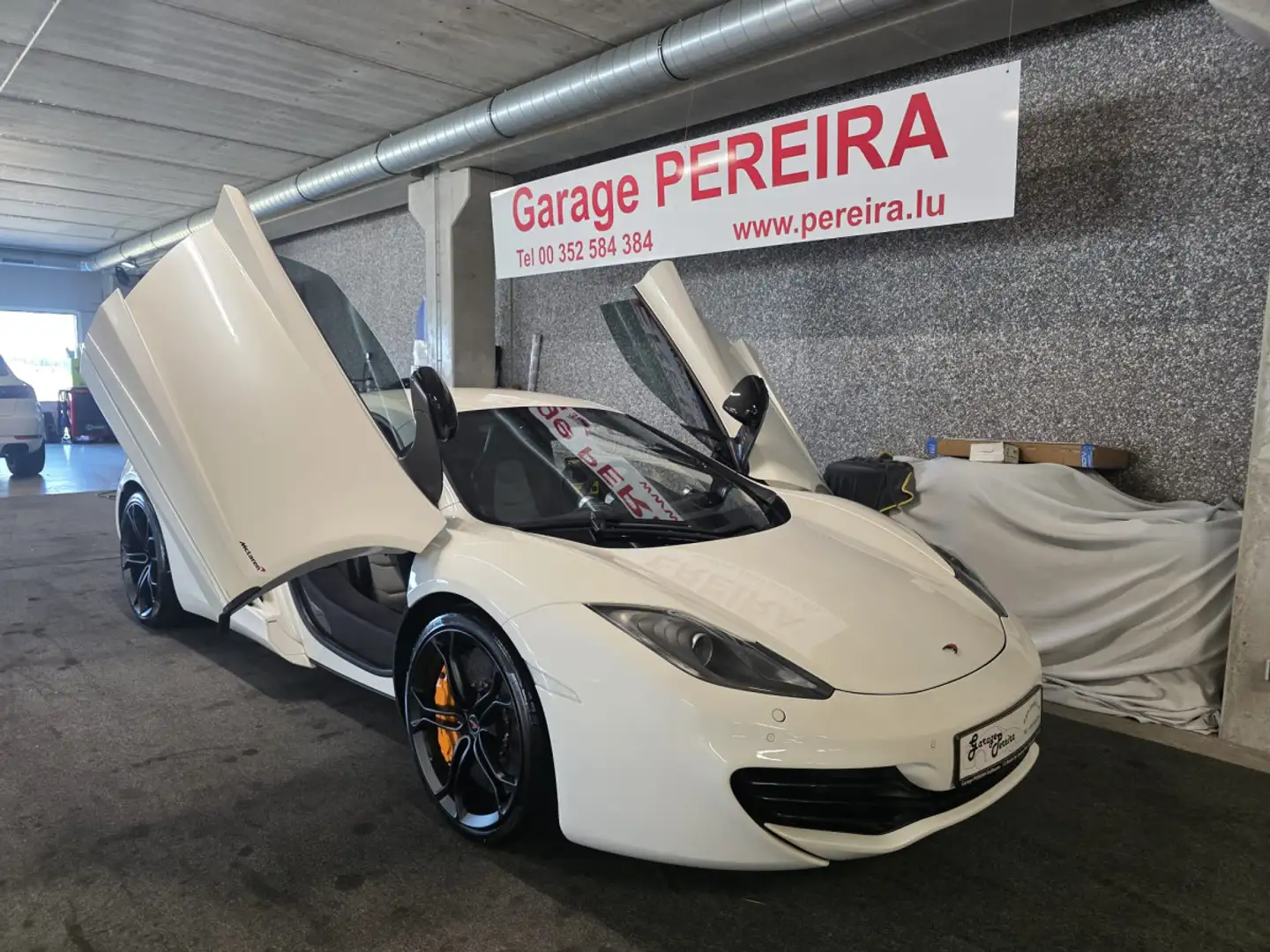 McLaren MP4-12C MP4-12C Carbon EX VIP CRISTIANO RONALDO Weiß - 1