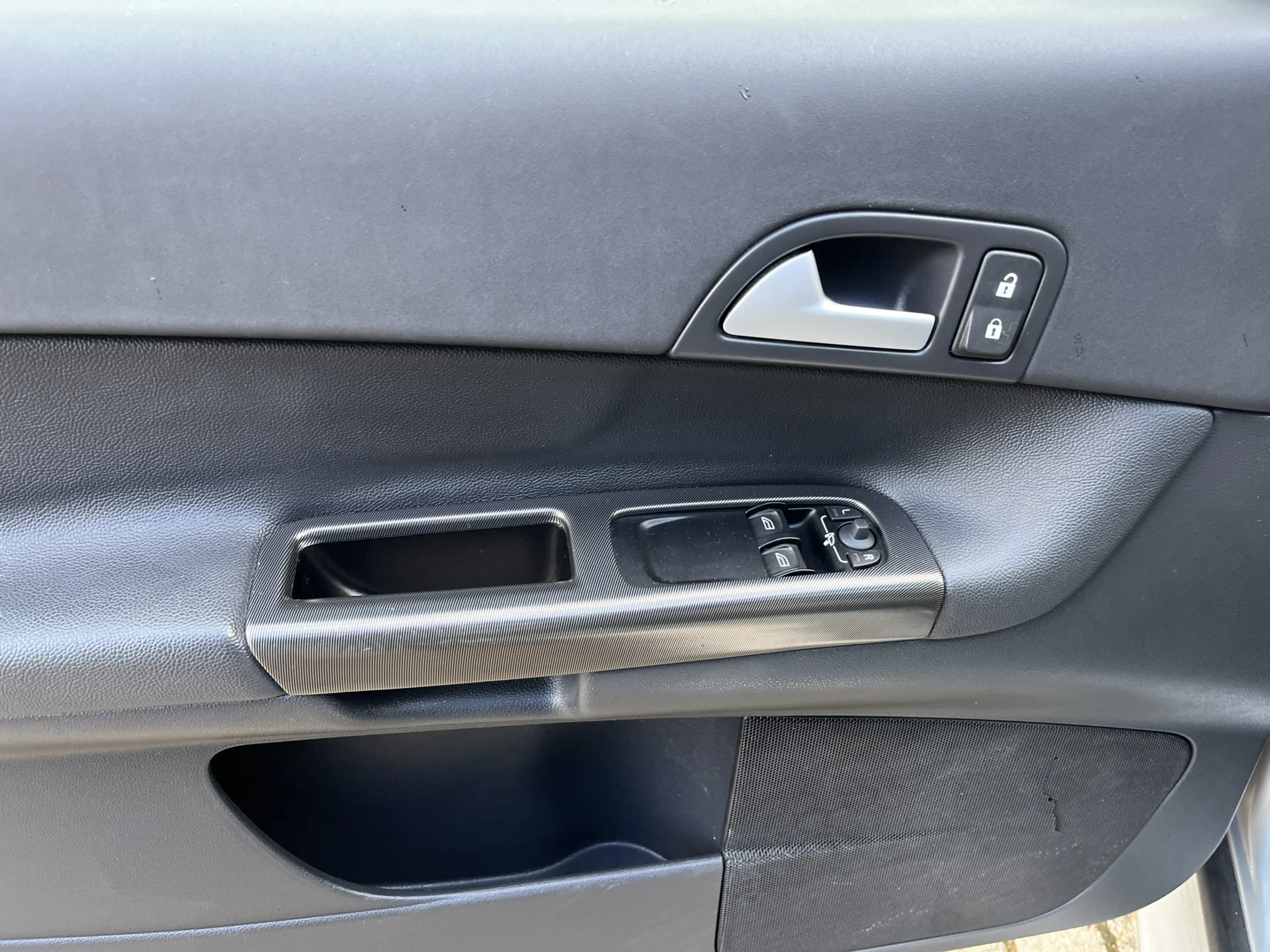Volvo C30 2.4i 170pk Summum R-Design Xenon Schuifdak Navi — photo 8