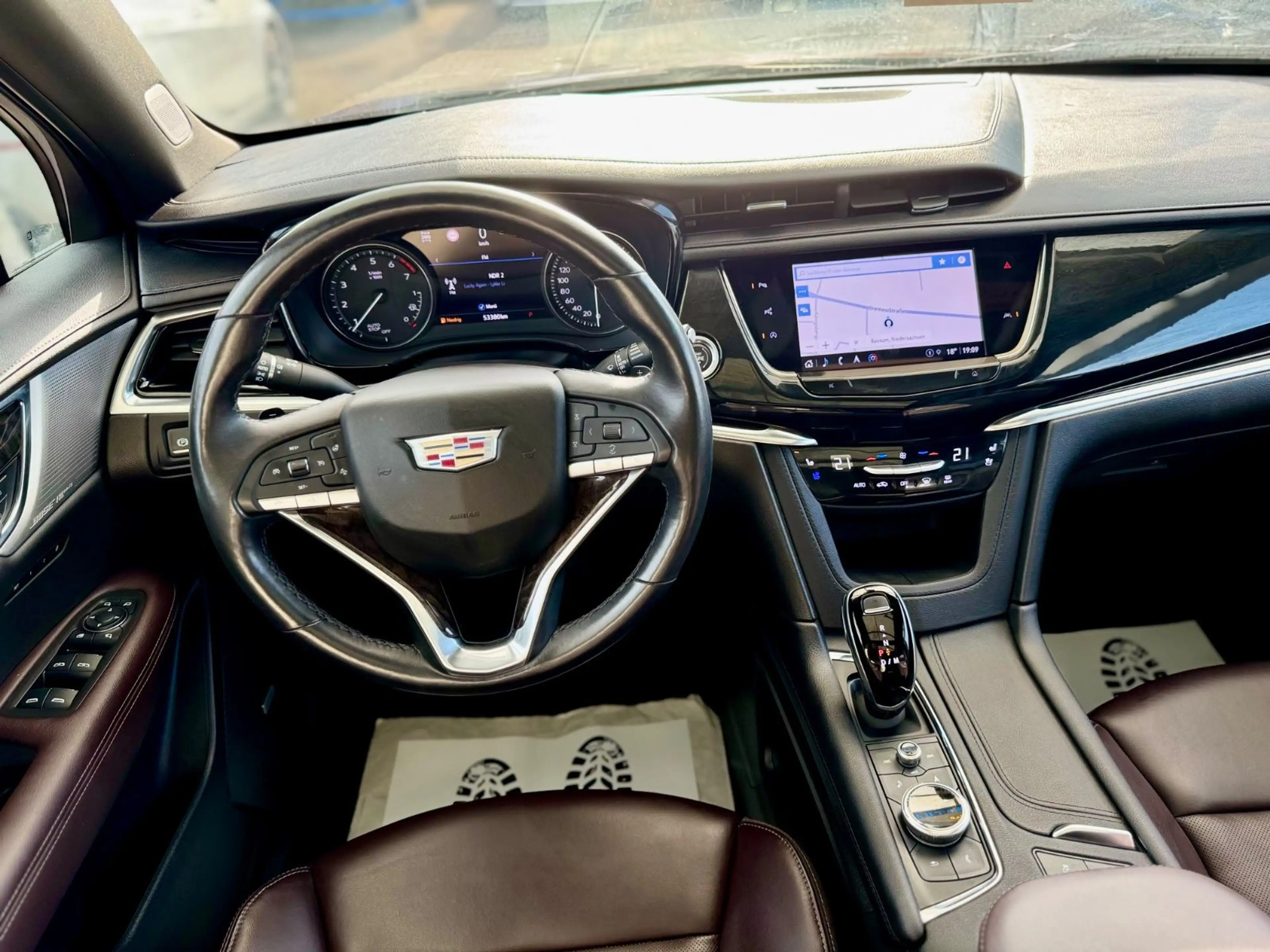 Cadillac XT6 2.0 Sport 7 Sit. Panorama AHK 360°K BOSE HUD — photo 11