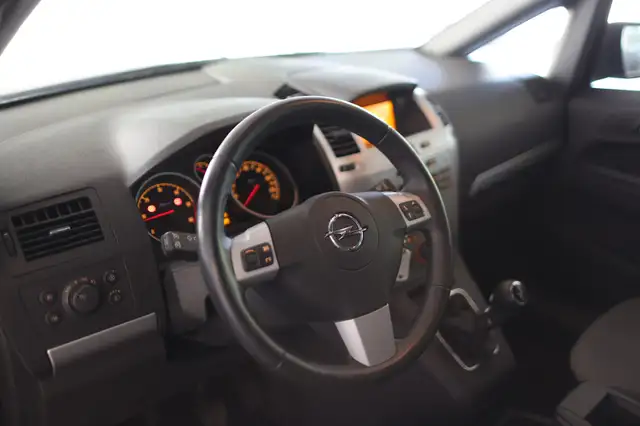 Opel Zafira view 10