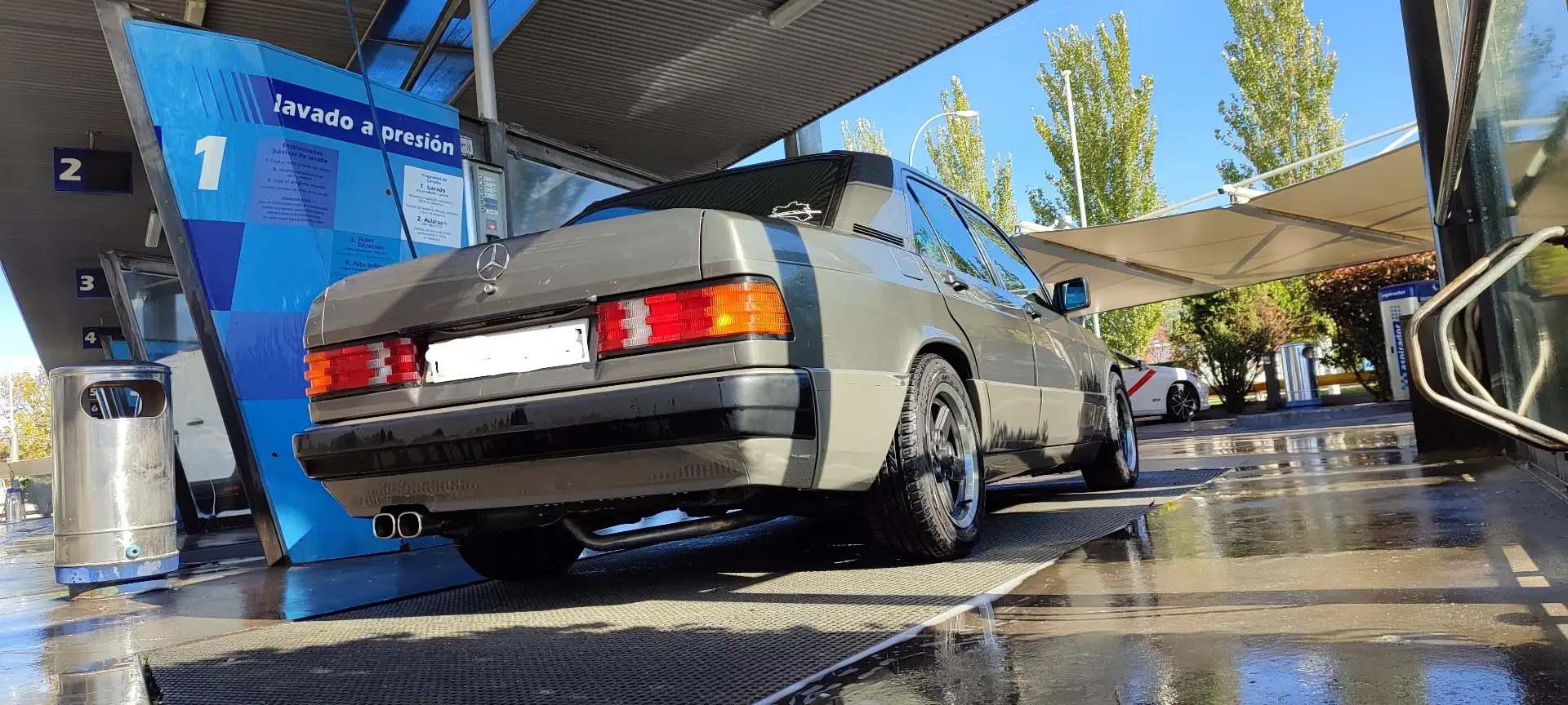 Mercedes-Benz 190 190E 2.6 - 2