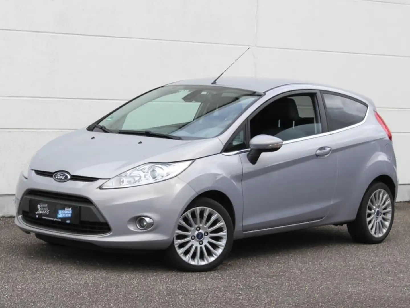Ford Fiesta 1.4l Titanium Winter-Paket Bluetooth Zilver - 1